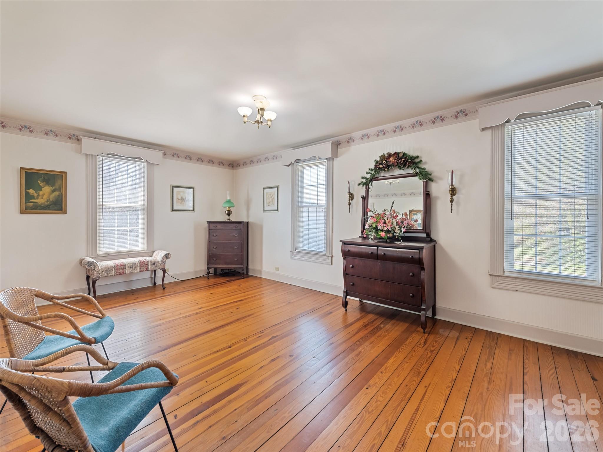 151 Hampton Heights — Canton