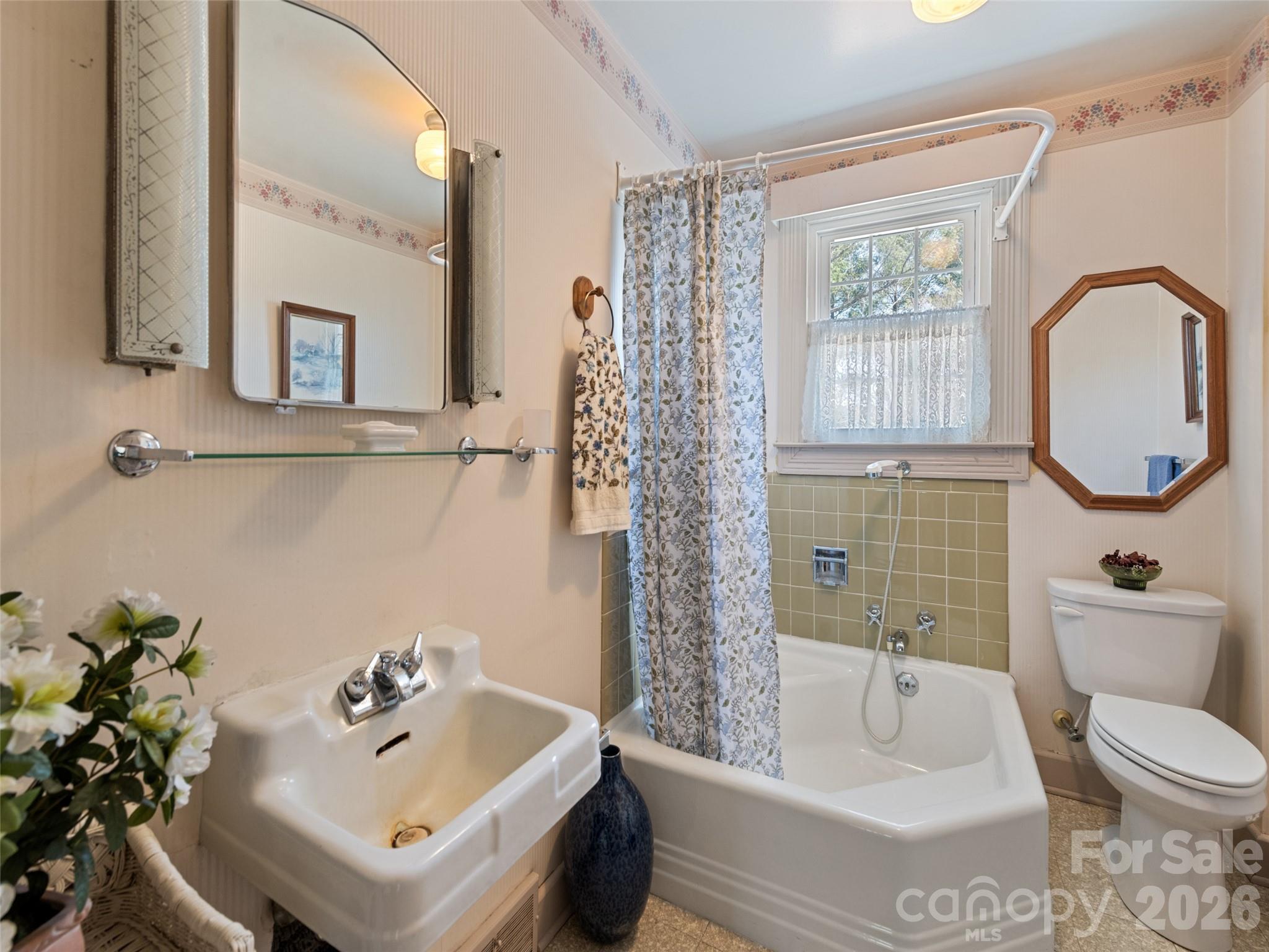 151 Hampton Heights — Canton