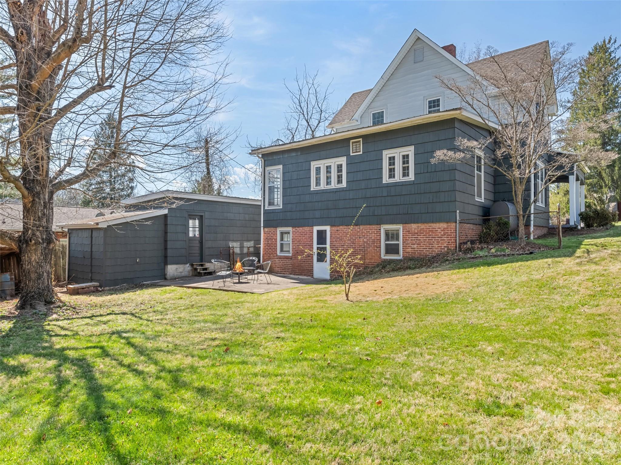 151 Hampton Heights — Canton