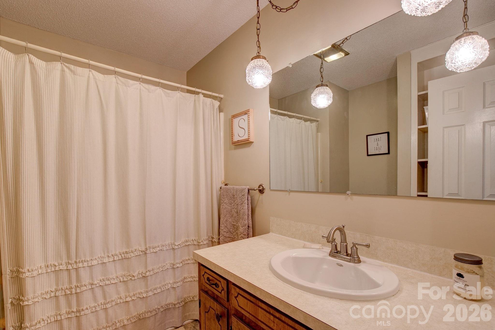 4226 Red Maple Road — Kershaw