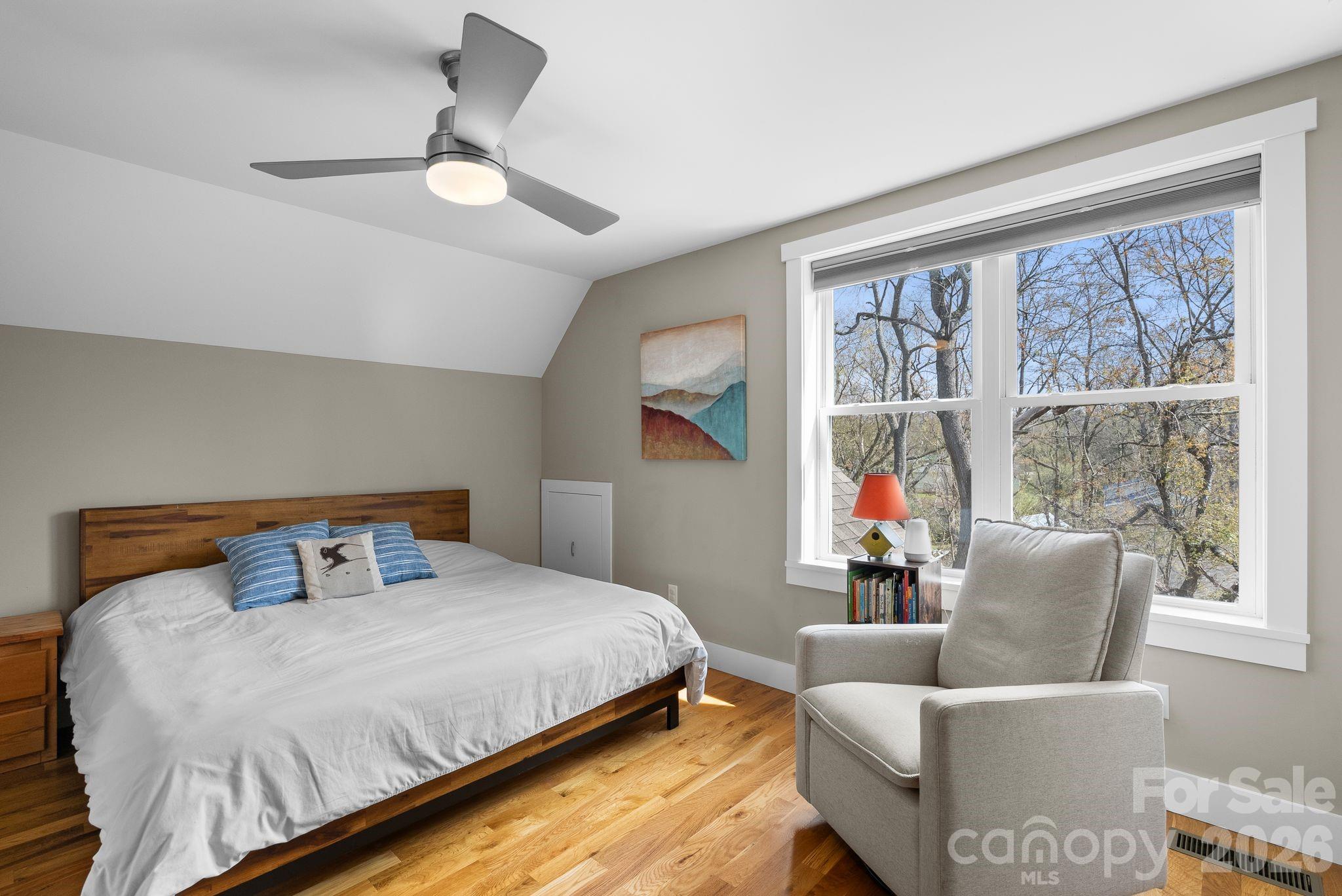 55 Vandalia Avenue — Asheville