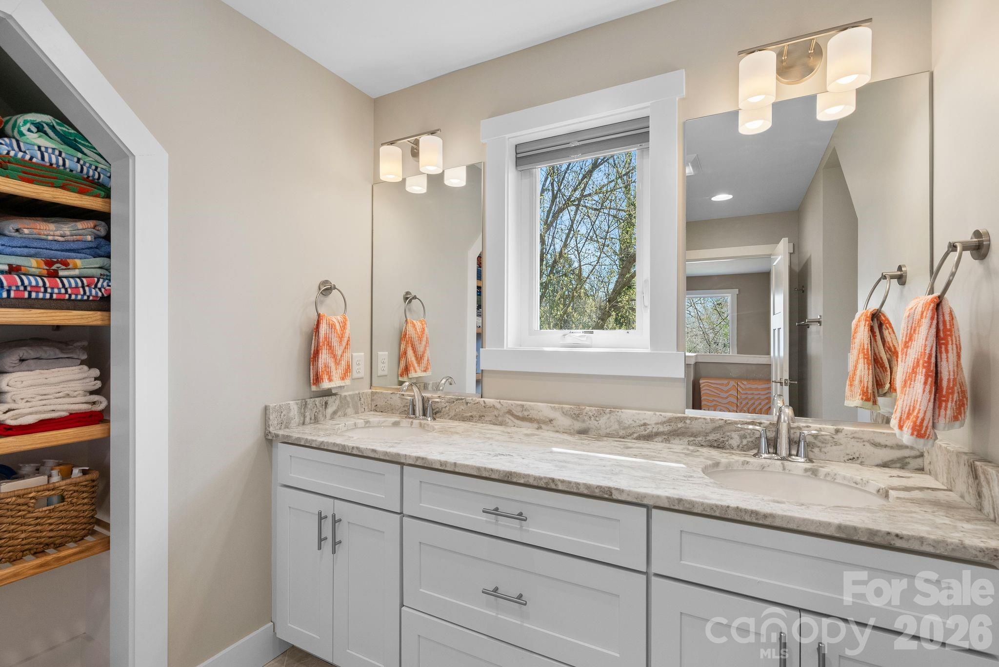 55 Vandalia Avenue — Asheville