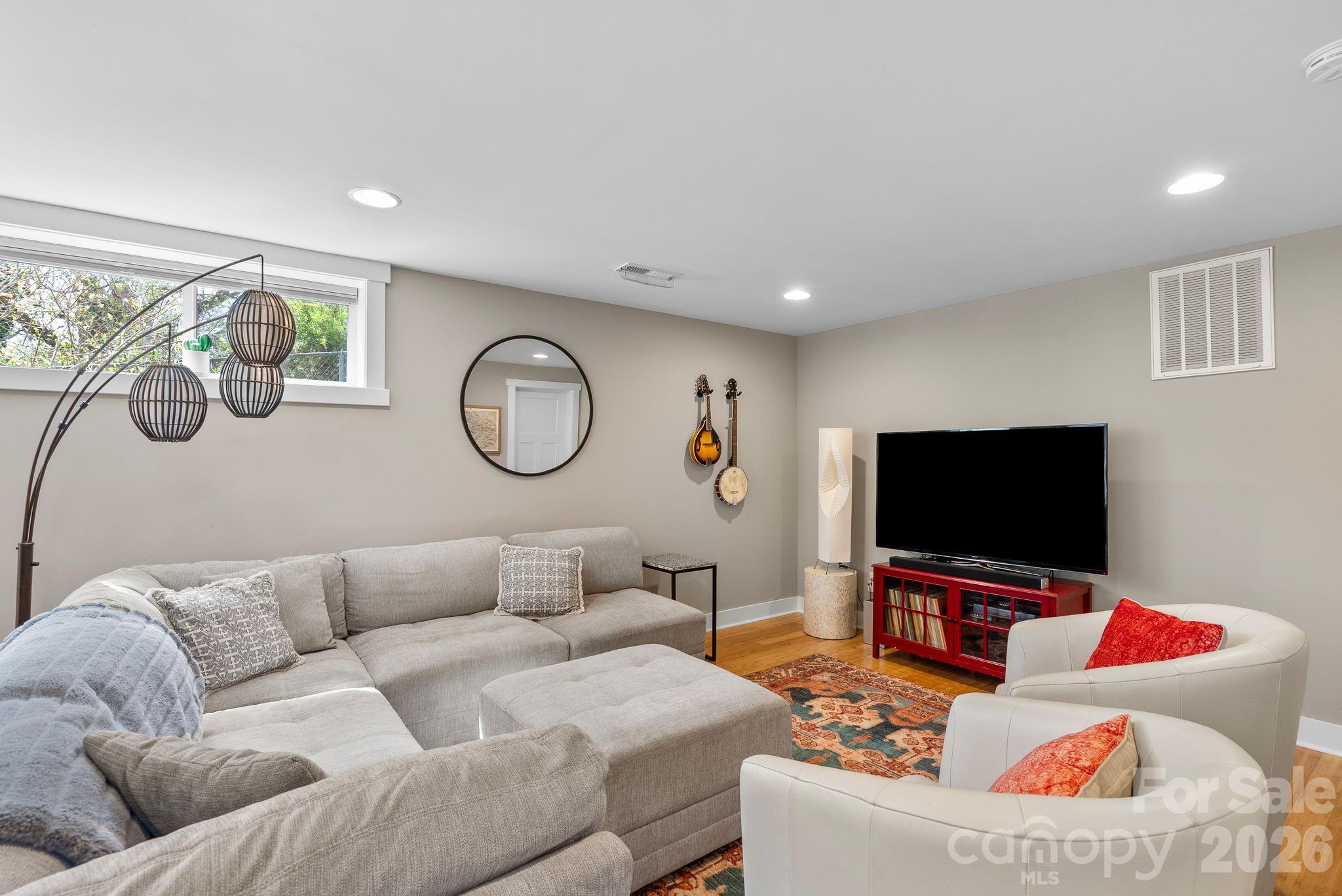 55 Vandalia Avenue — Asheville