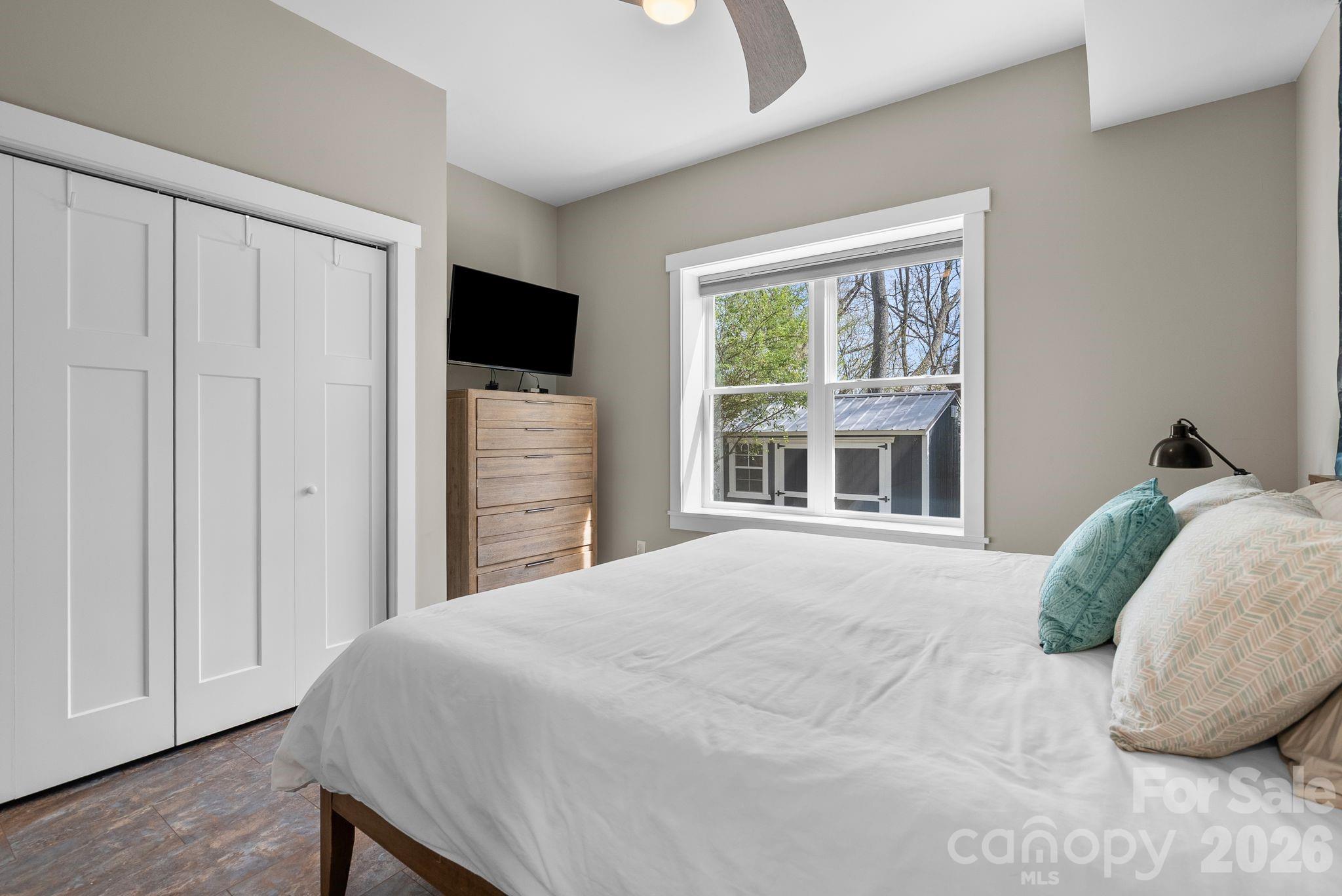 55 Vandalia Avenue — Asheville