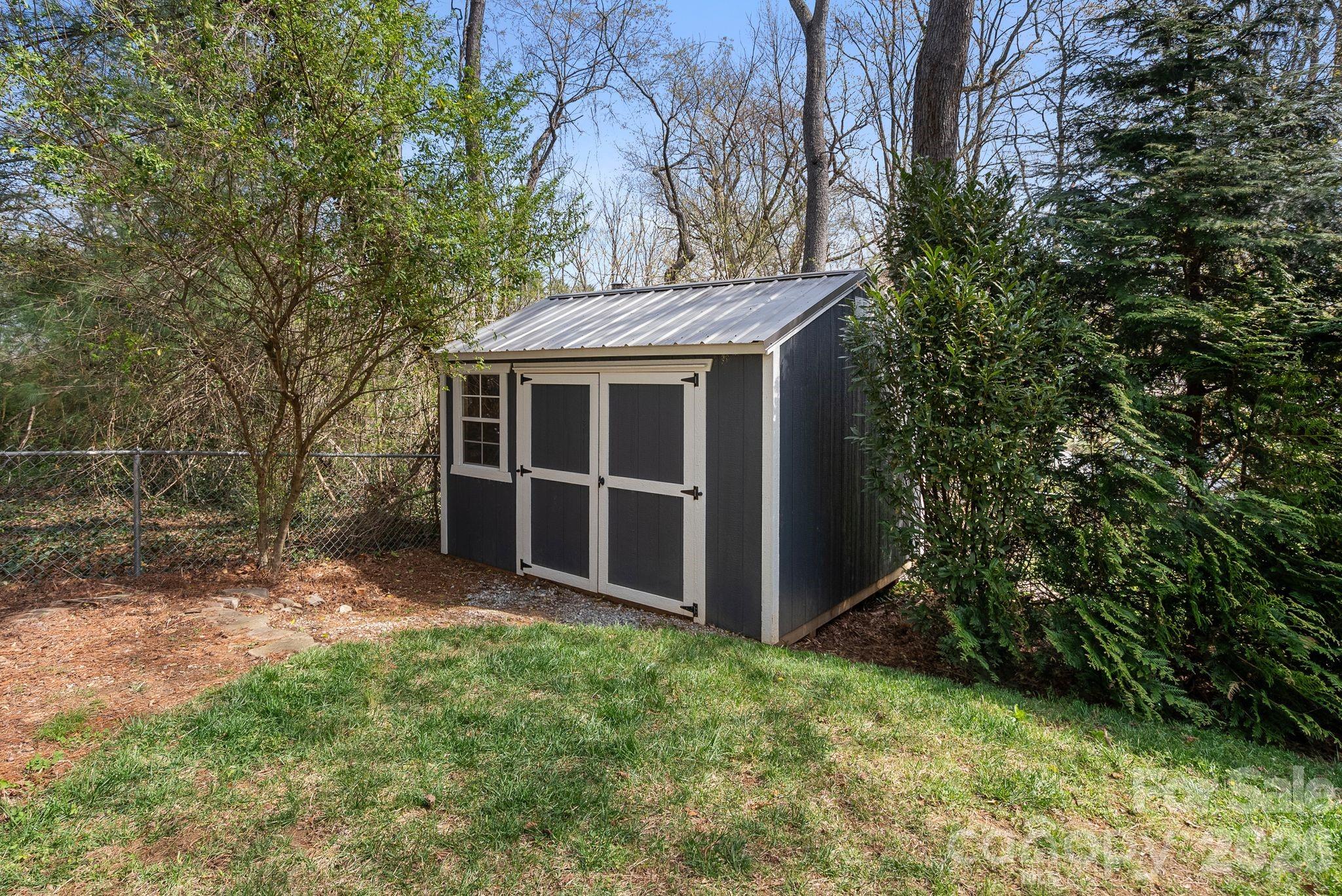 55 Vandalia Avenue — Asheville
