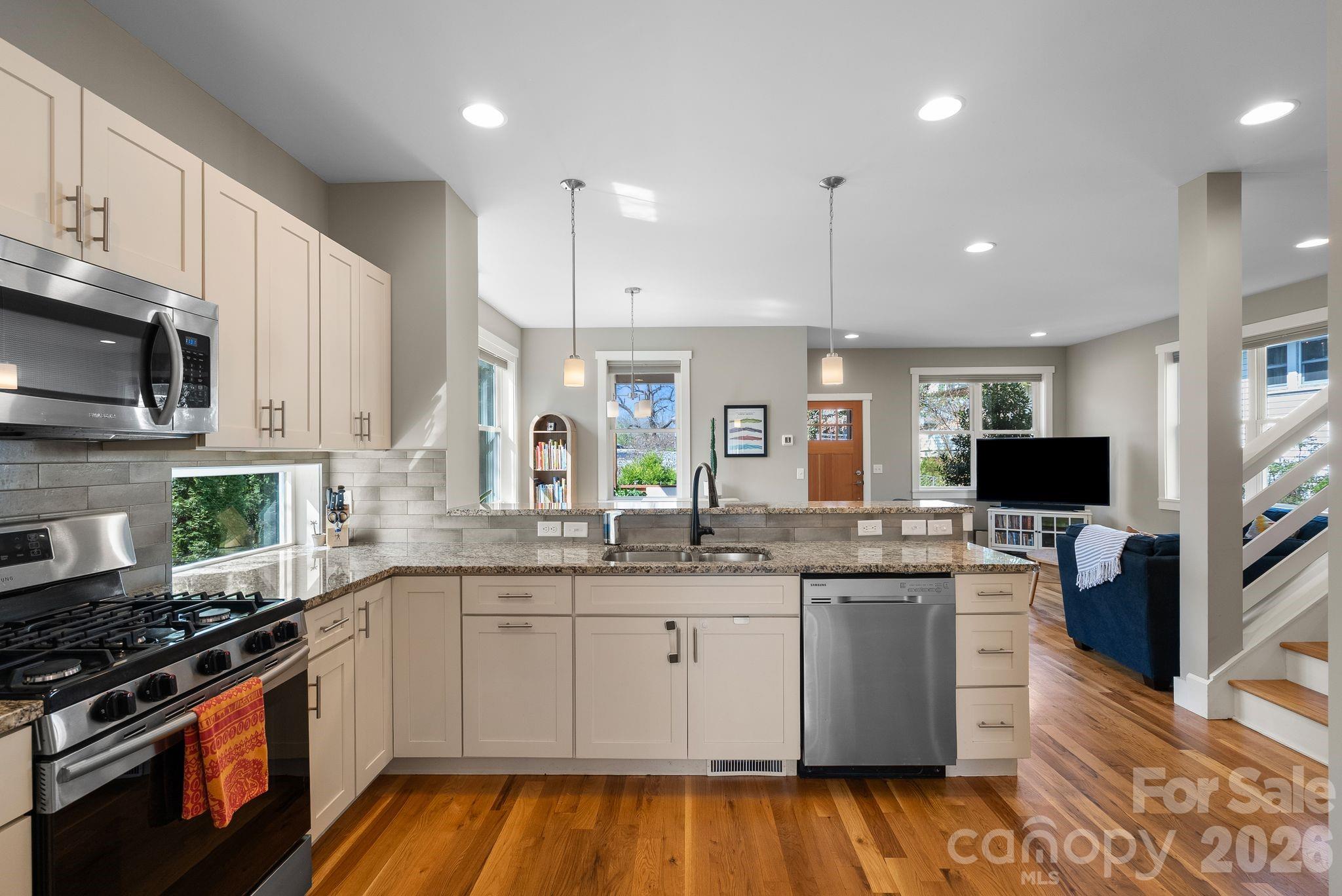 55 Vandalia Avenue — Asheville