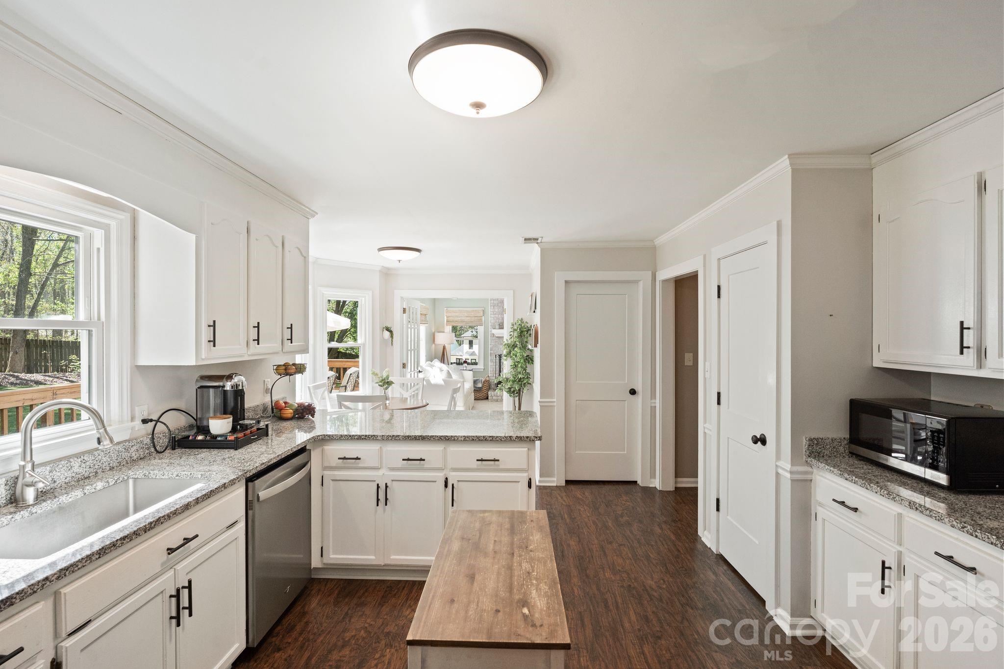 110 Steuben Drive — Huntersville