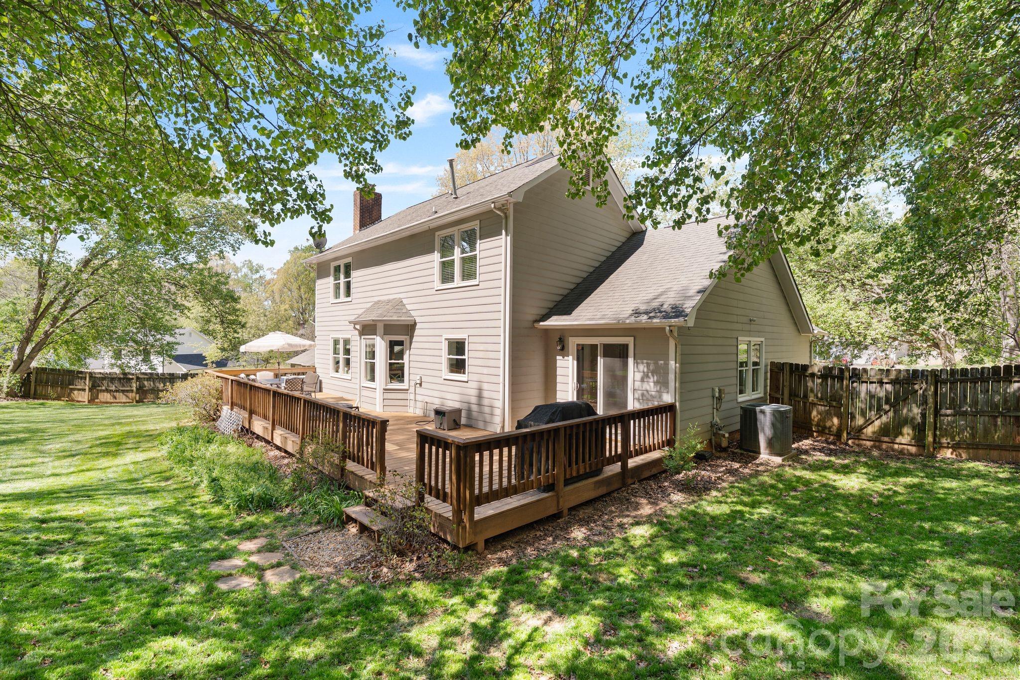 110 Steuben Drive — Huntersville