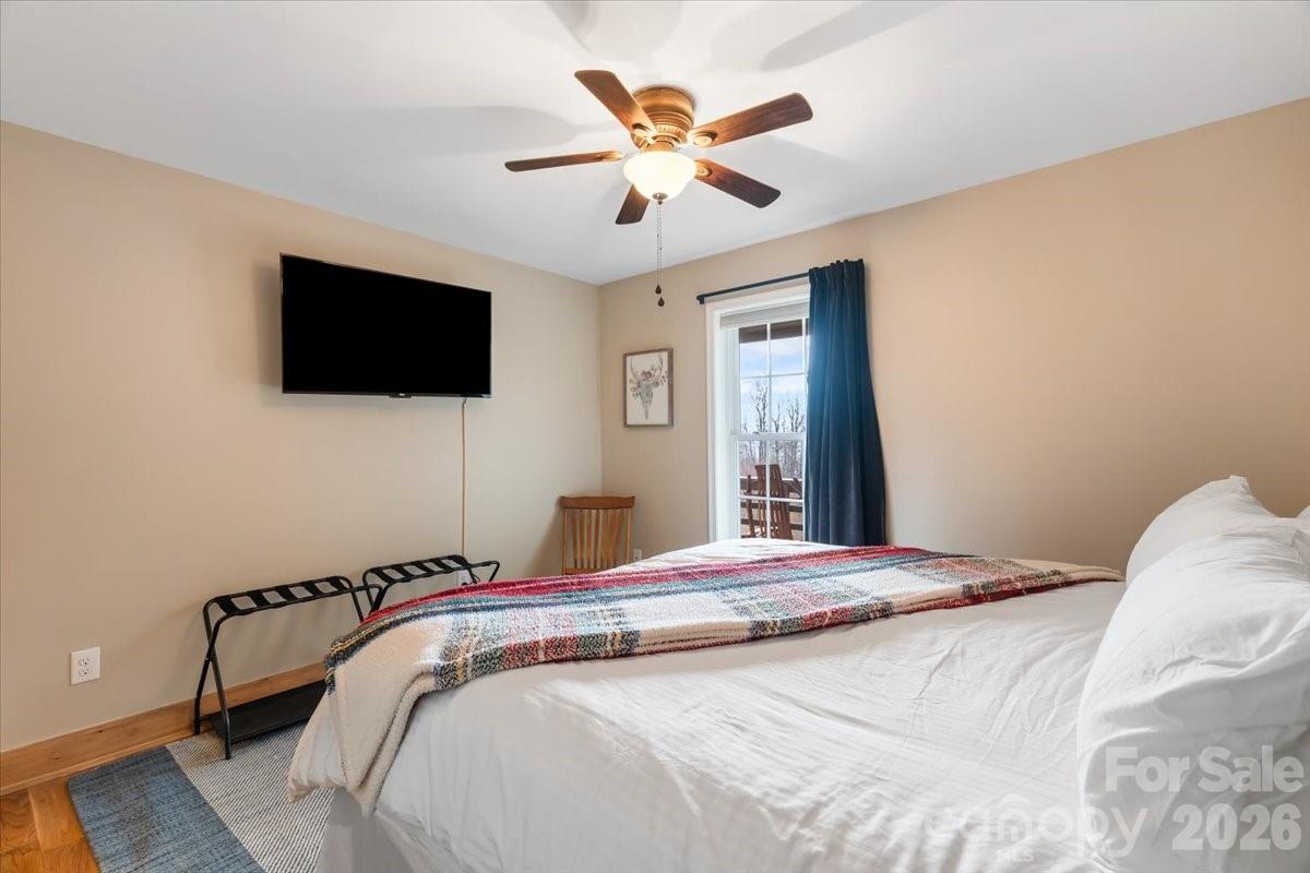 1045 Upward Way — Waynesville