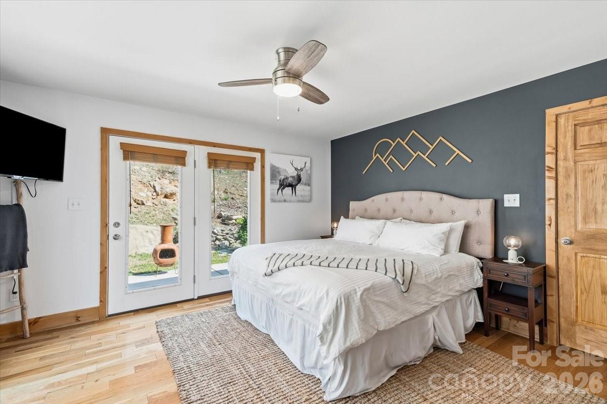 1045 Upward Way — Waynesville