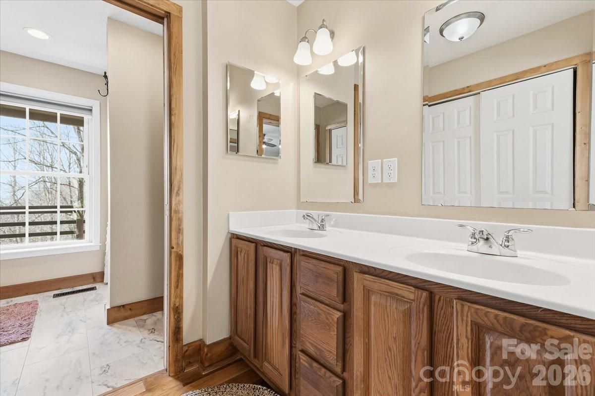 1045 Upward Way — Waynesville