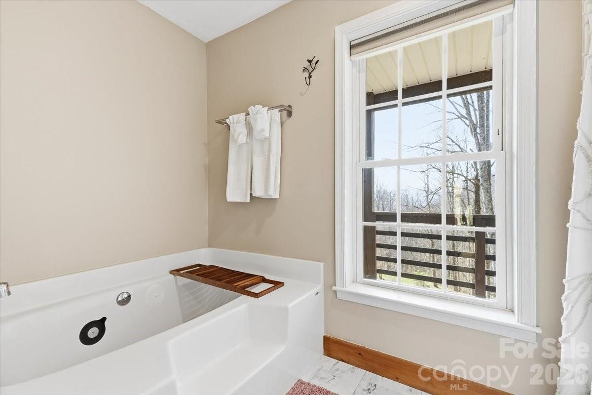 1045 Upward Way — Waynesville