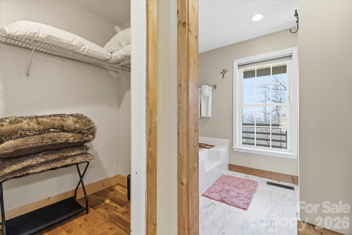 1045 Upward Way — Waynesville