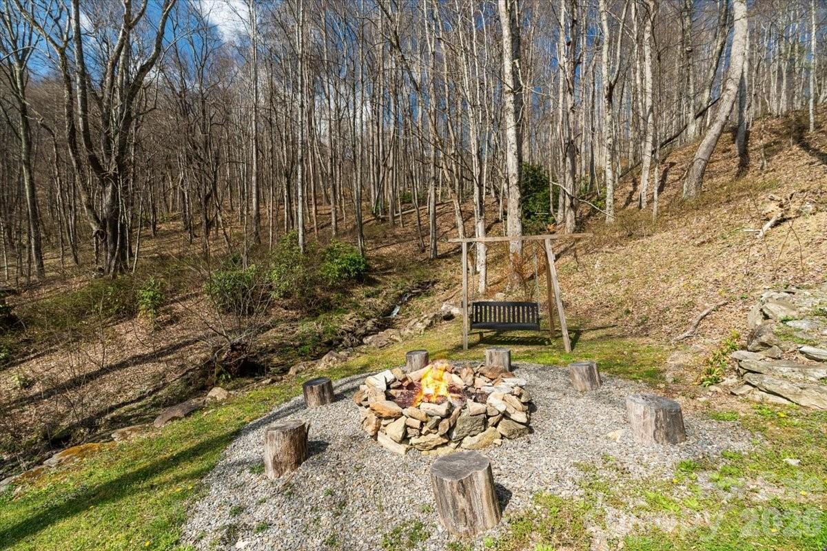 1045 Upward Way — Waynesville