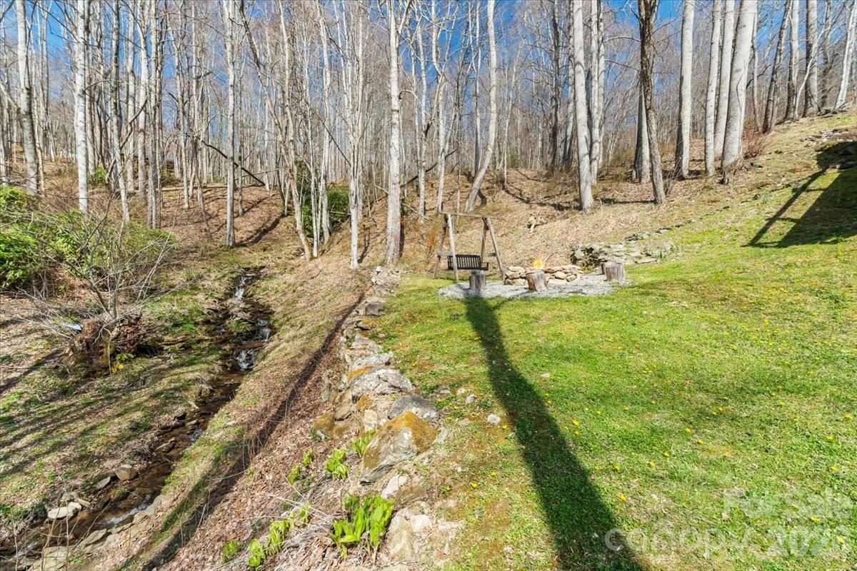 1045 Upward Way — Waynesville