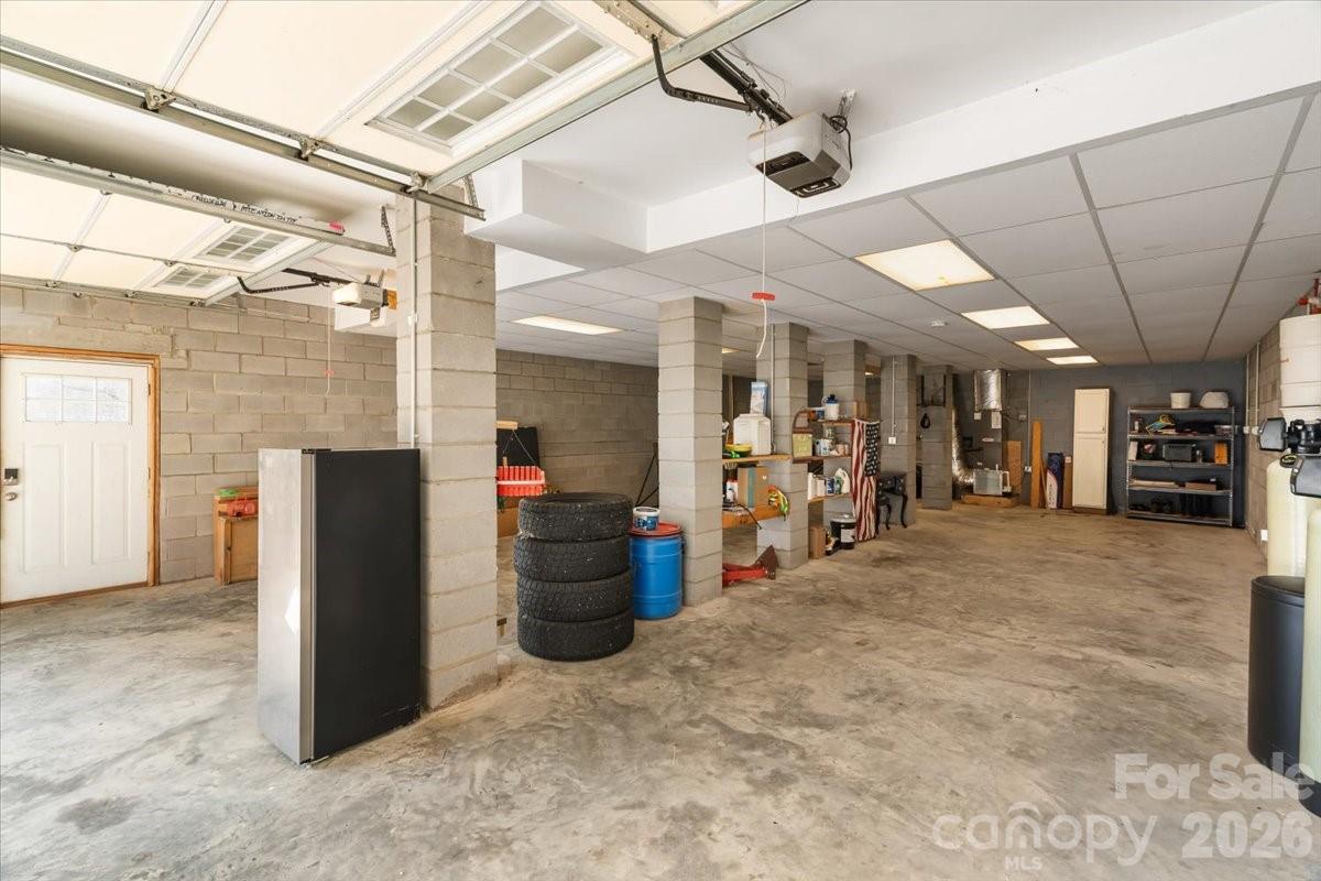 1045 Upward Way — Waynesville