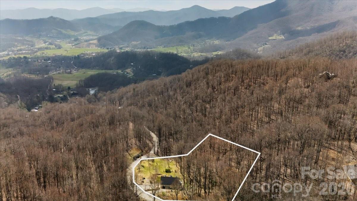 1045 Upward Way — Waynesville