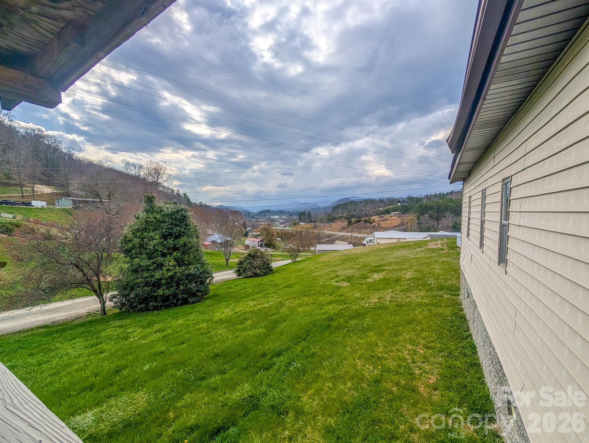 107 Mockingbird Lane — Burnsville