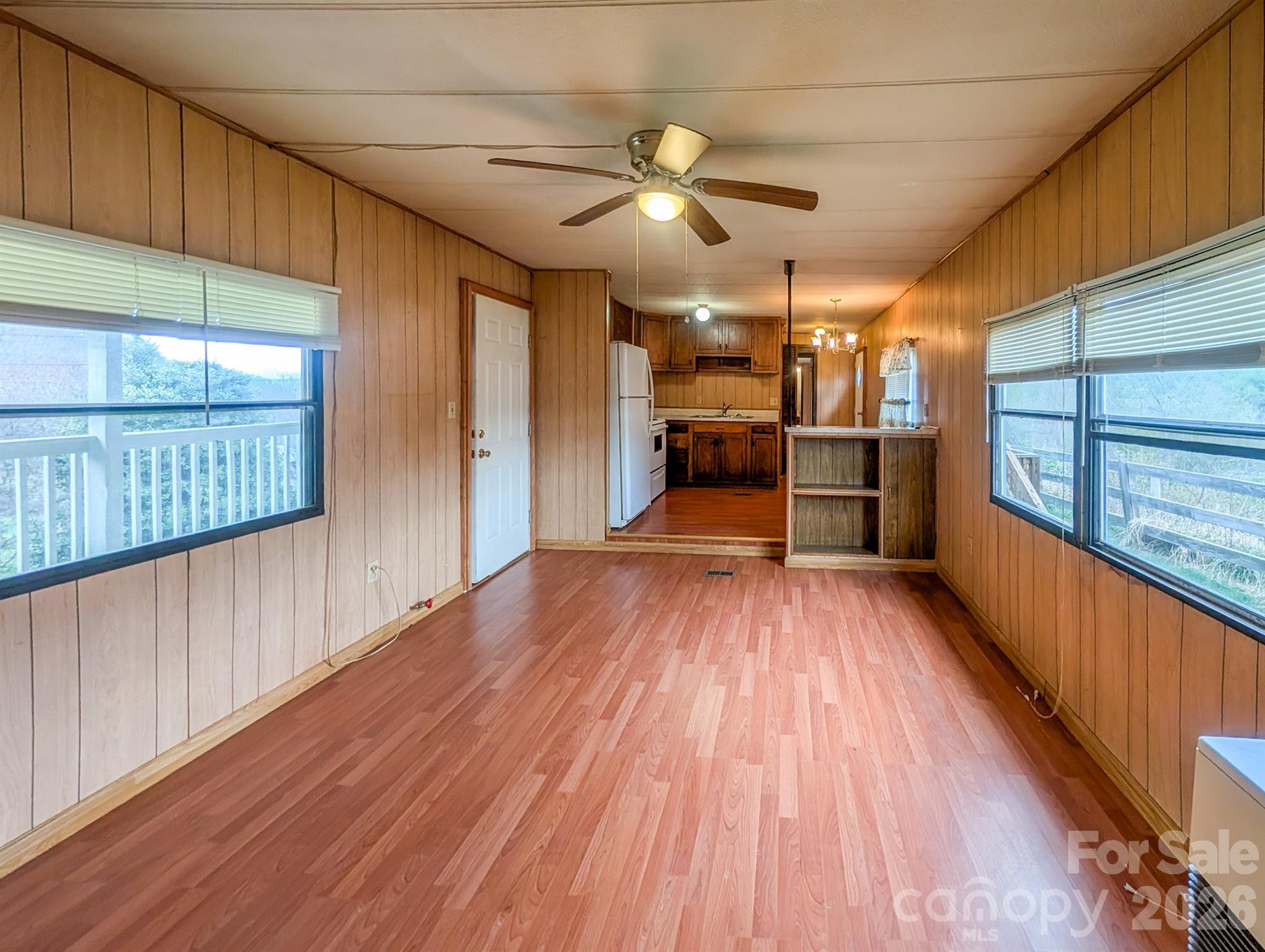 107 Mockingbird Lane — Burnsville