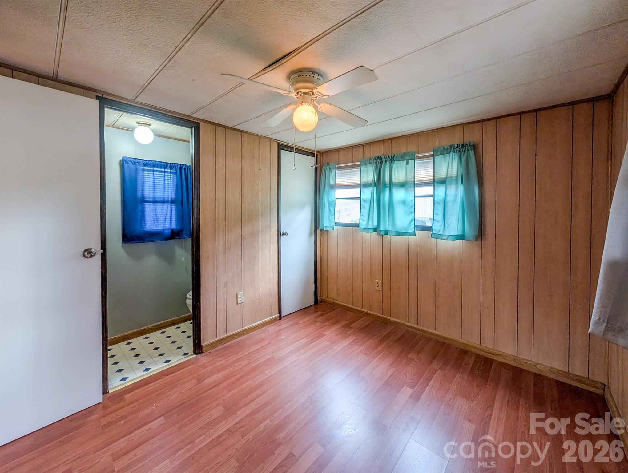 107 Mockingbird Lane — Burnsville