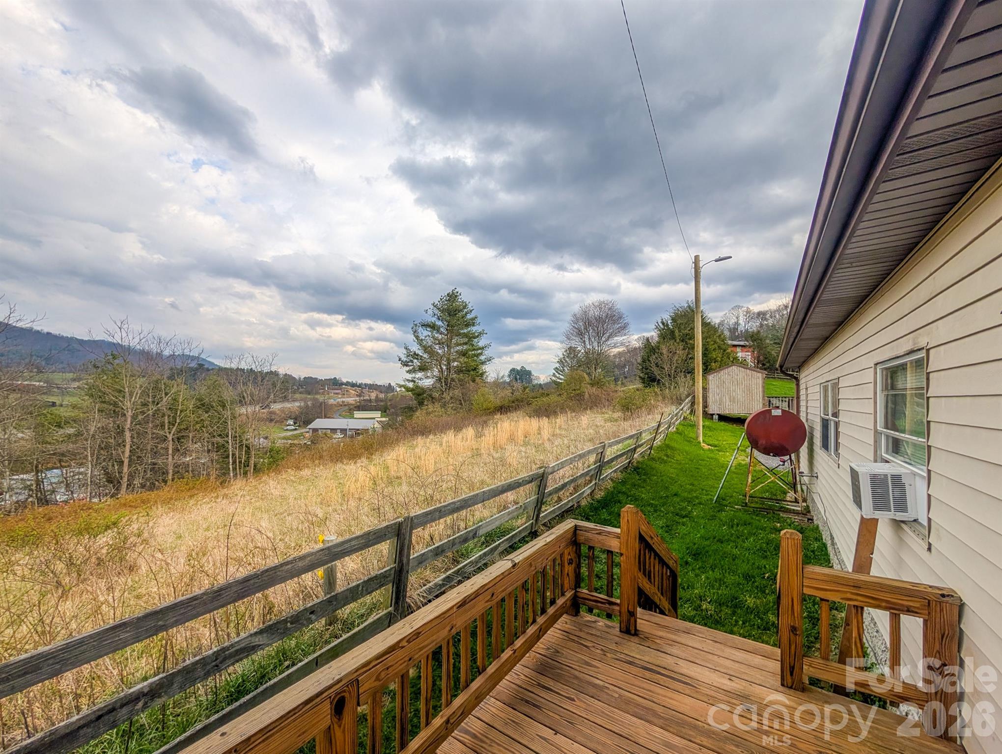 107 Mockingbird Lane — Burnsville
