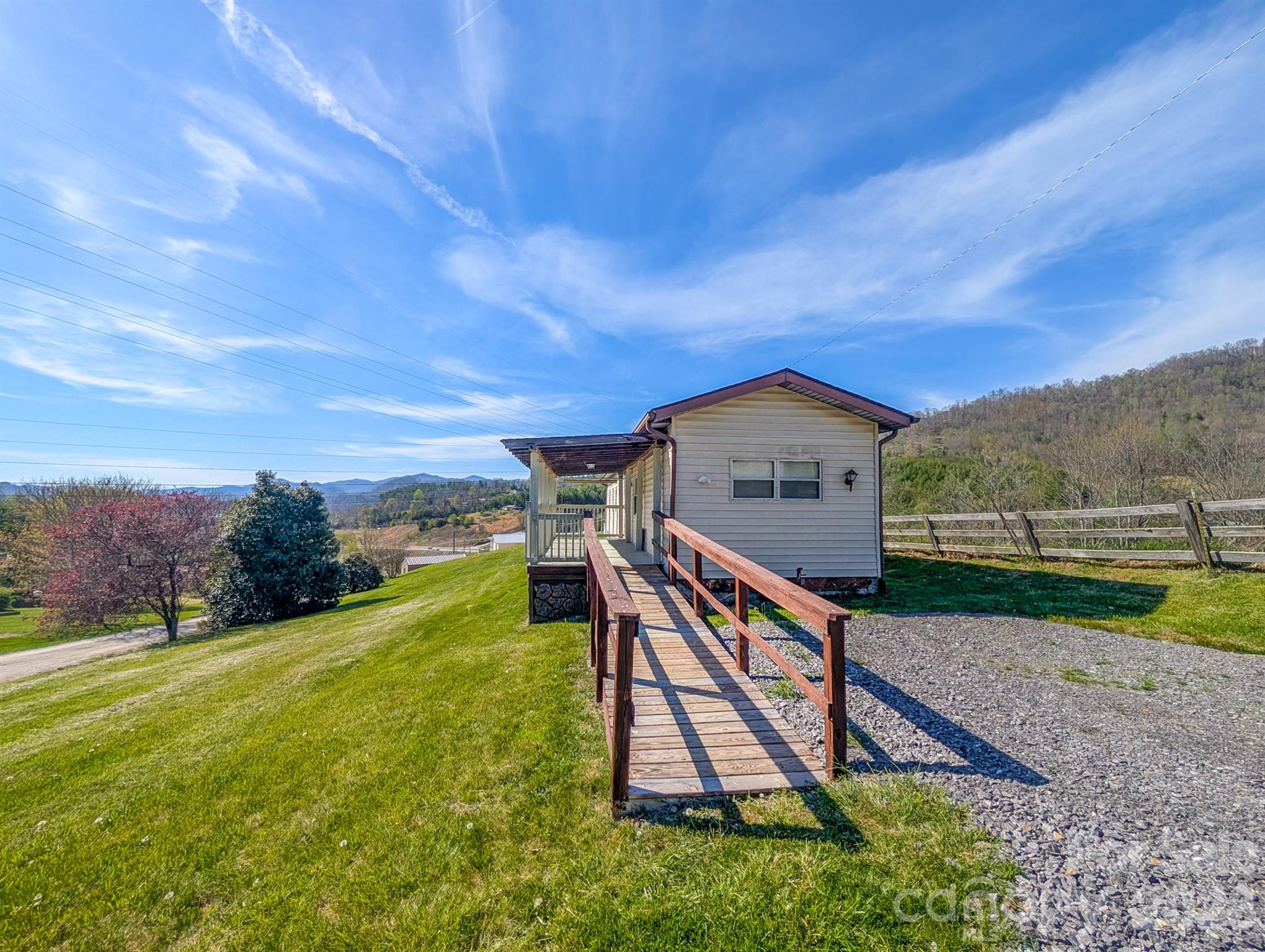 107 Mockingbird Lane — Burnsville