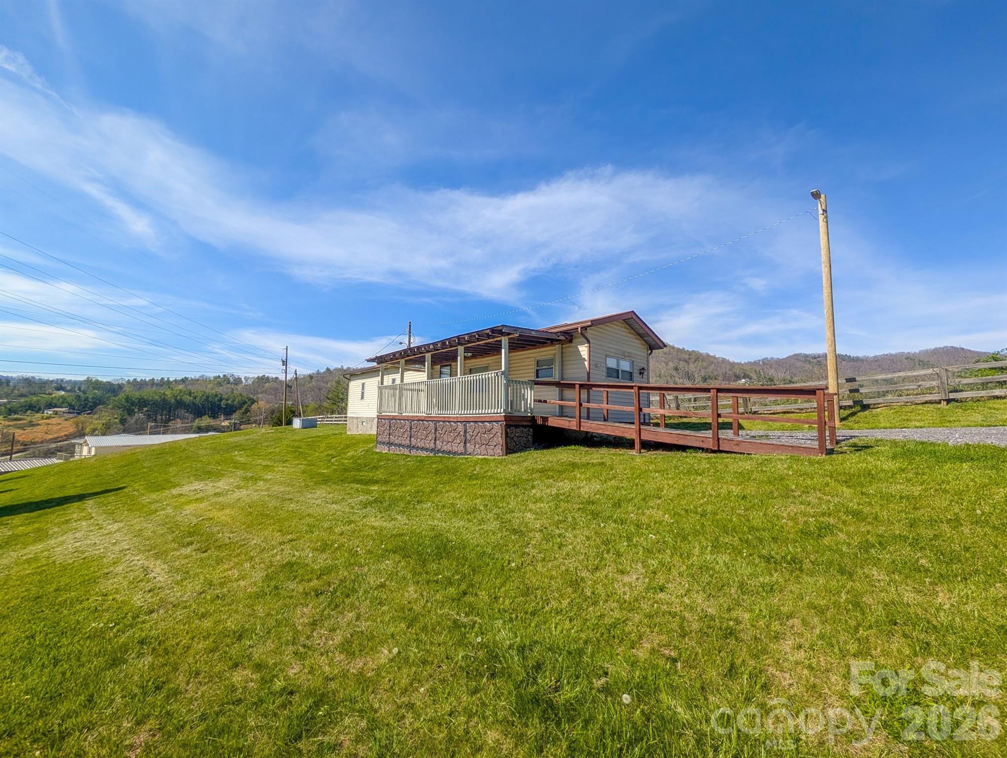 107 Mockingbird Lane — Burnsville