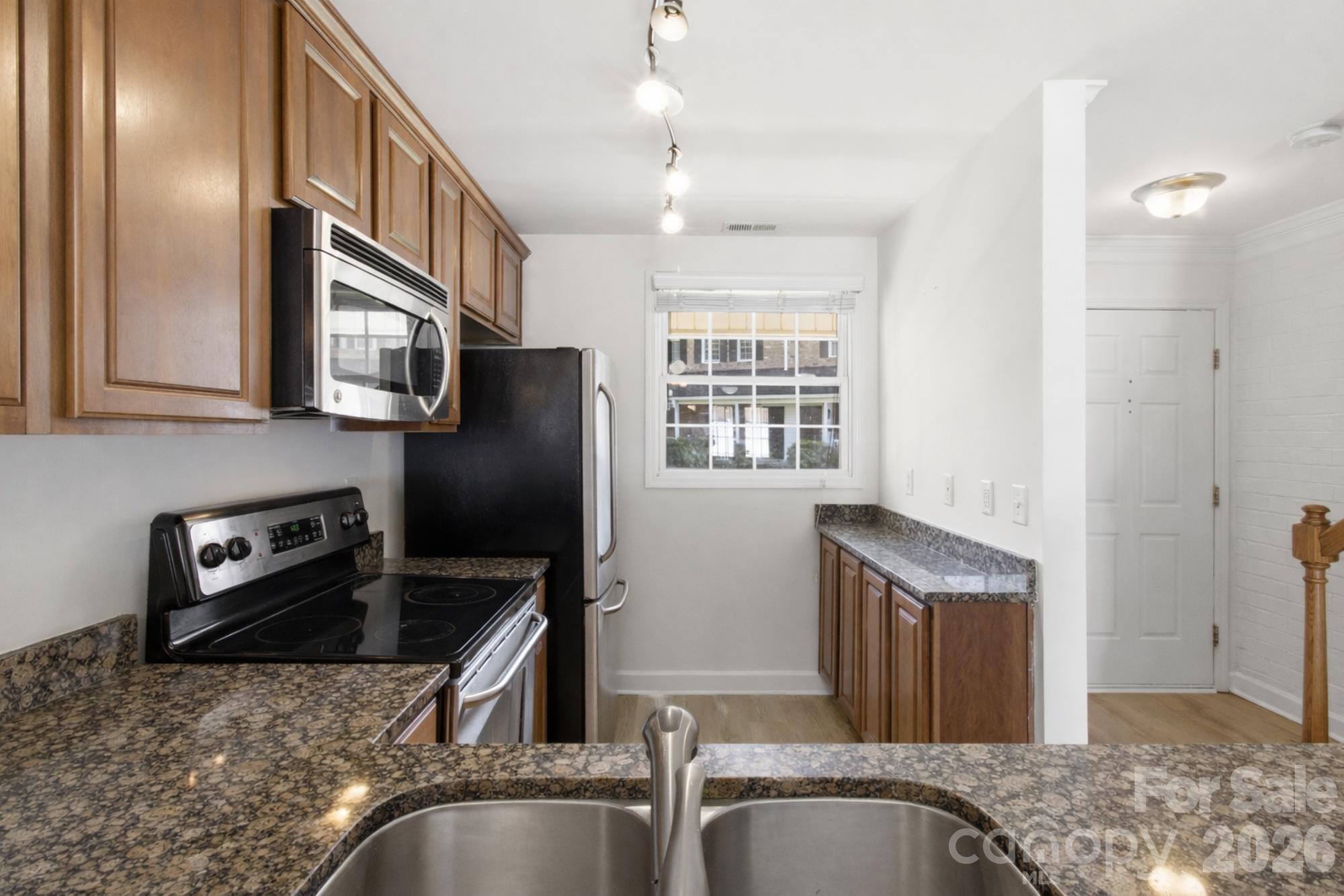 1336 Green Oaks Lane #E — Charlotte