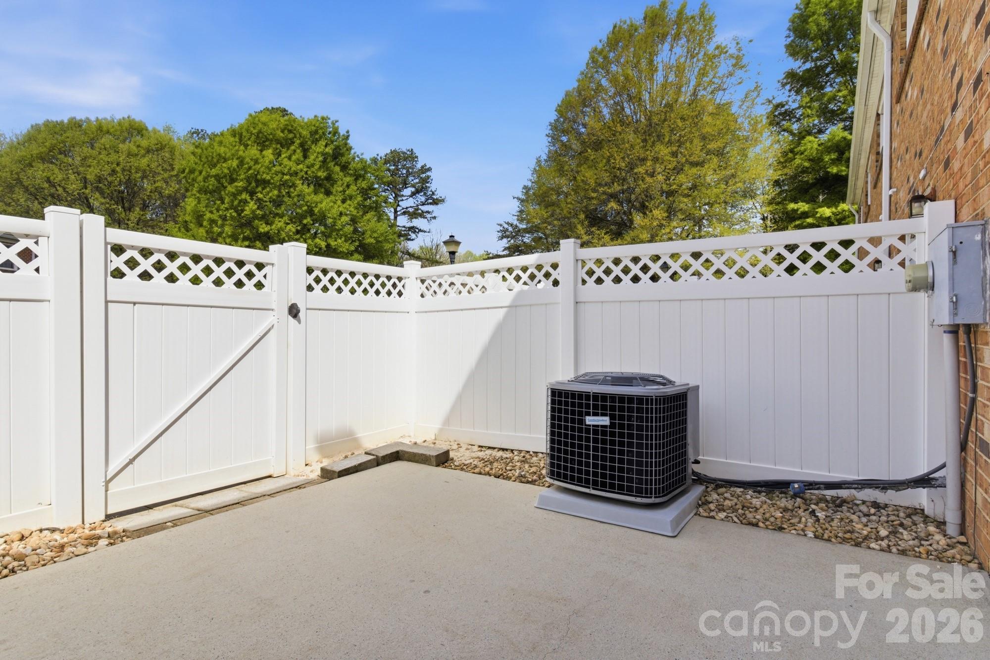 1336 Green Oaks Lane #E — Charlotte