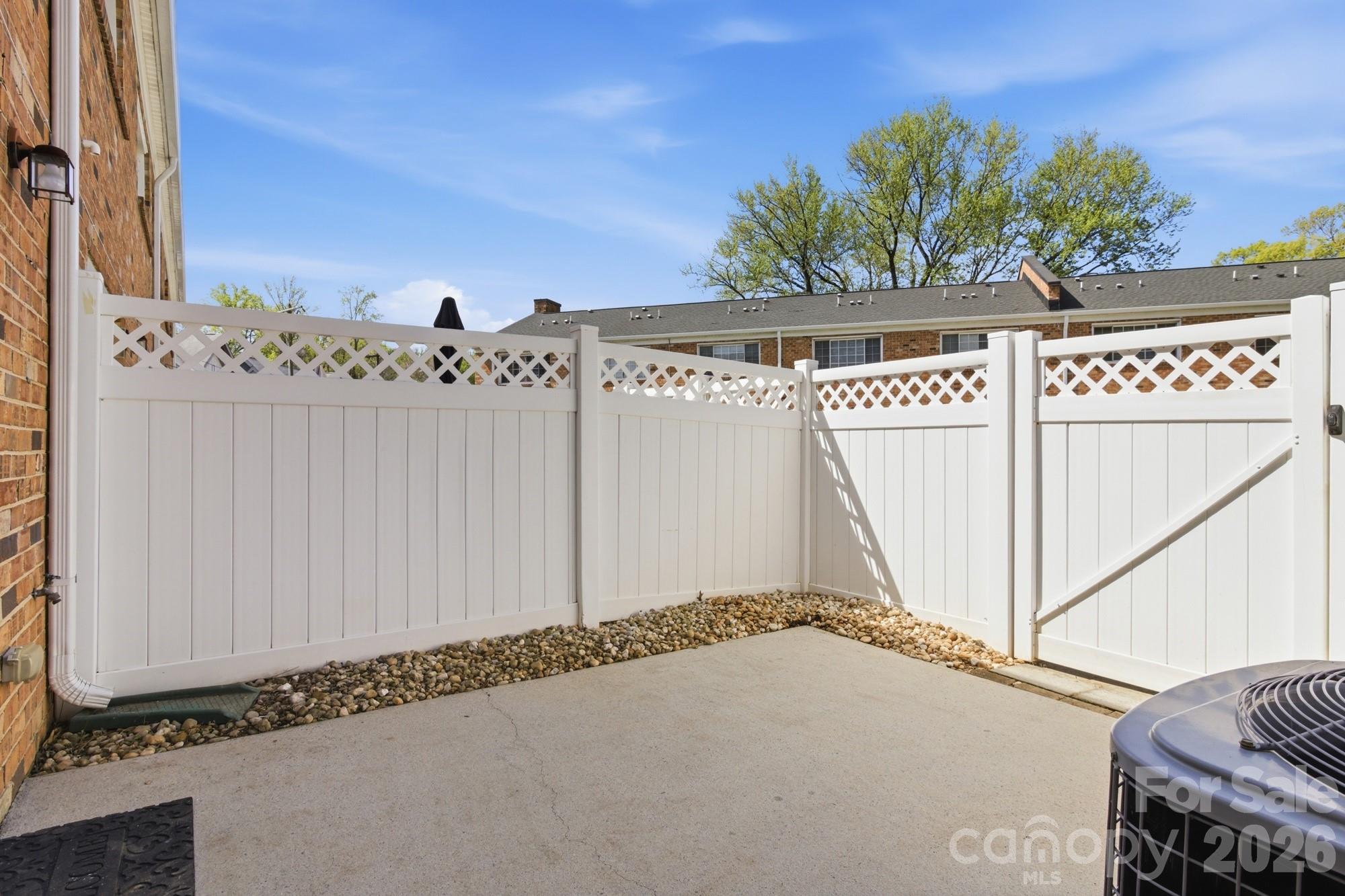 1336 Green Oaks Lane #E — Charlotte
