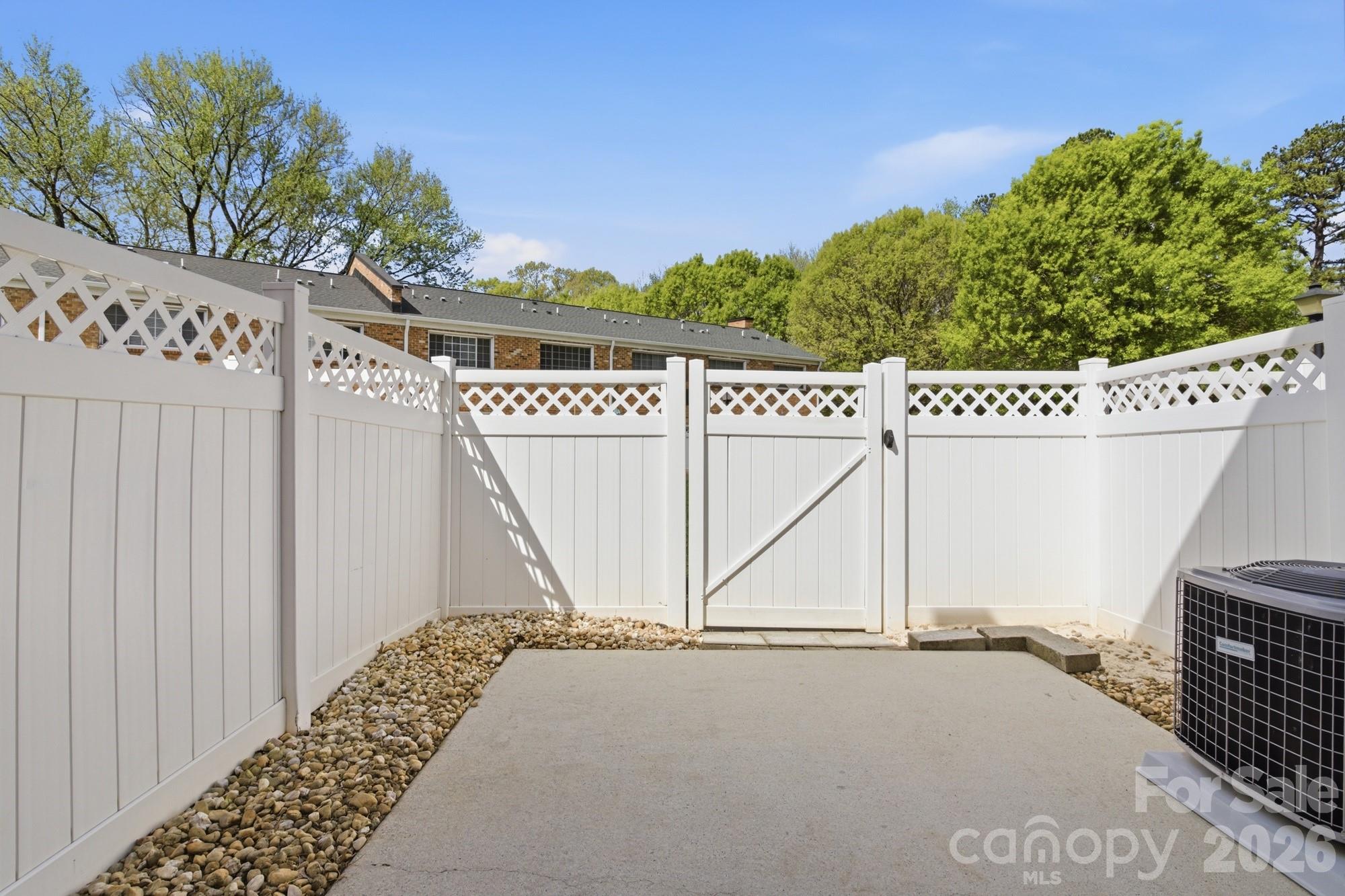 1336 Green Oaks Lane #E — Charlotte