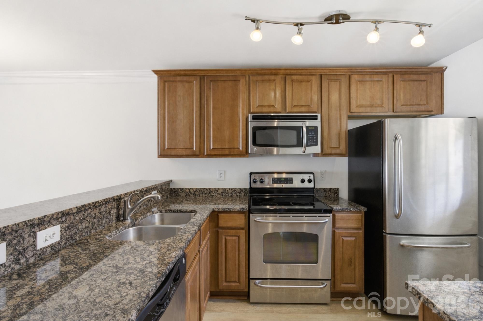 1336 Green Oaks Lane #E — Charlotte