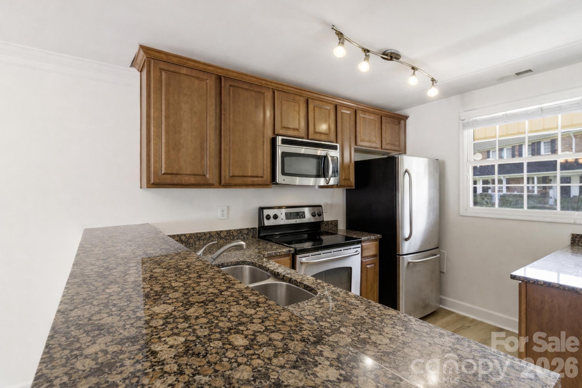 1336 Green Oaks Lane #E — Charlotte