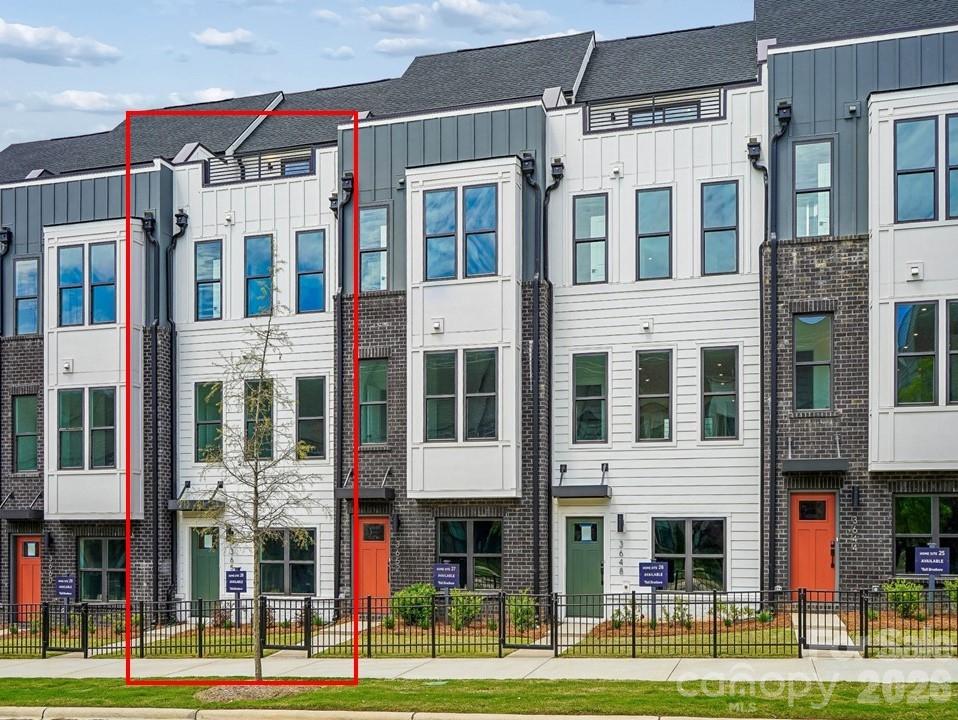 3656 S Tryon Street — Charlotte