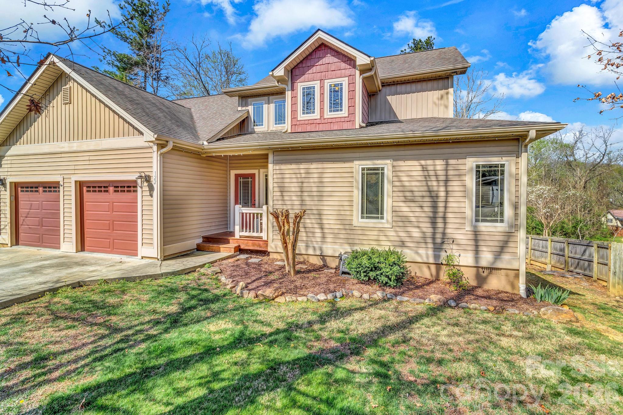 122 Craggy Street — Black Mountain