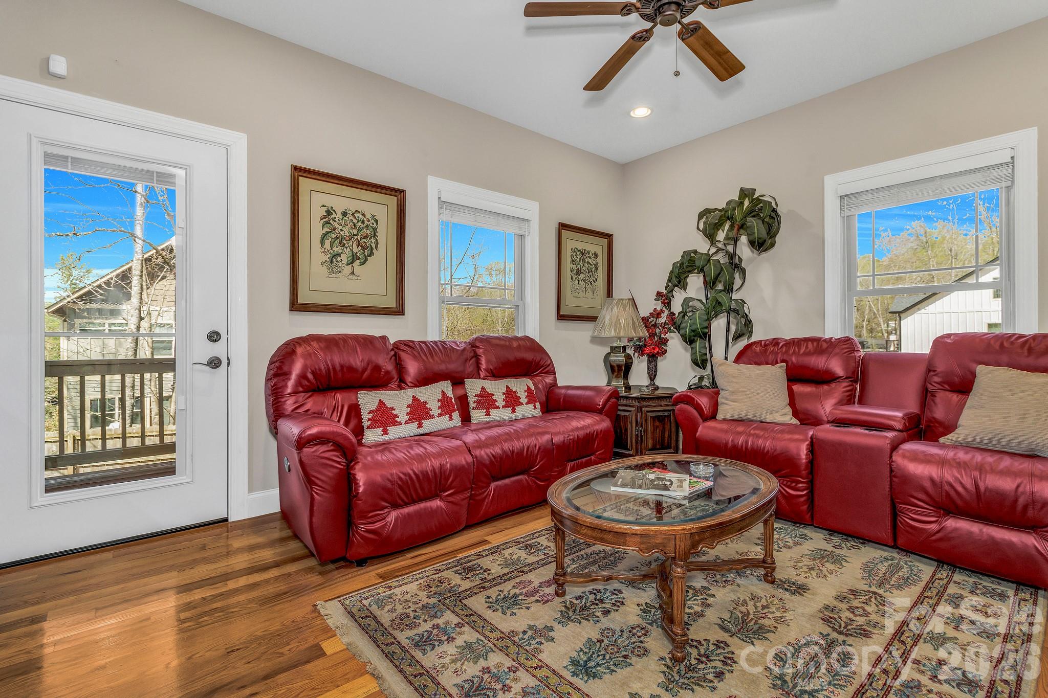 122 Craggy Street — Black Mountain