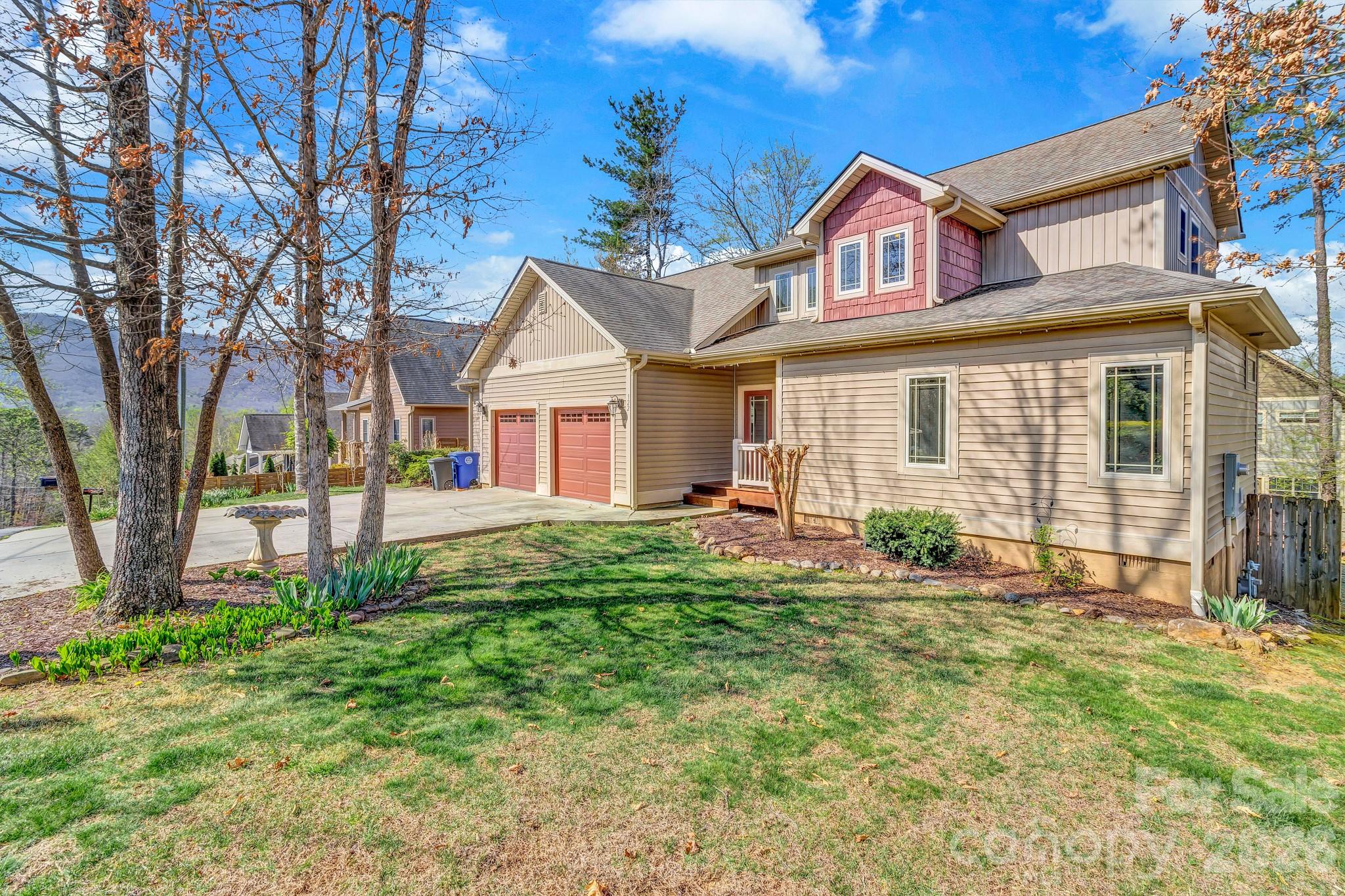 122 Craggy Street — Black Mountain