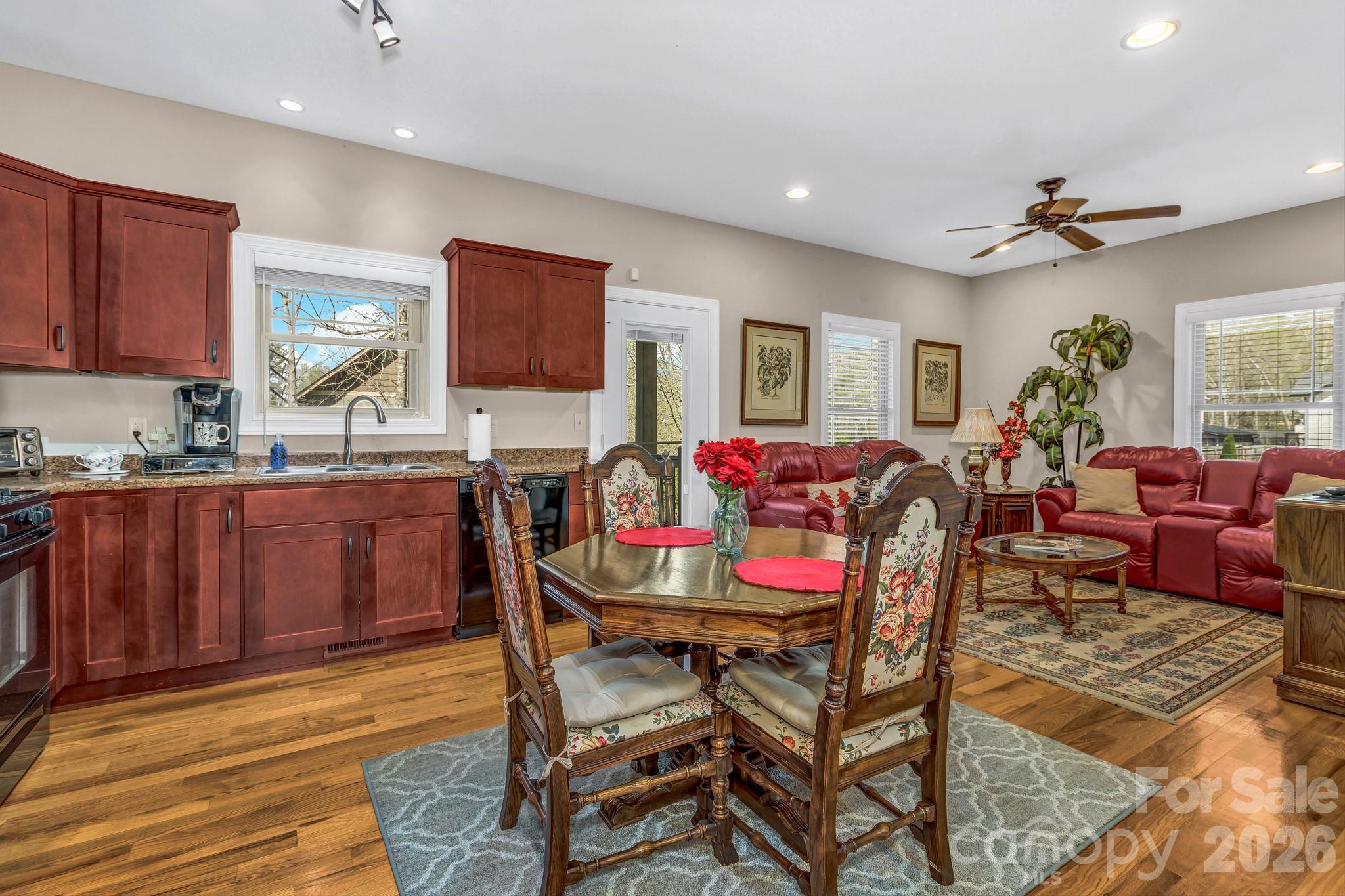 122 Craggy Street — Black Mountain