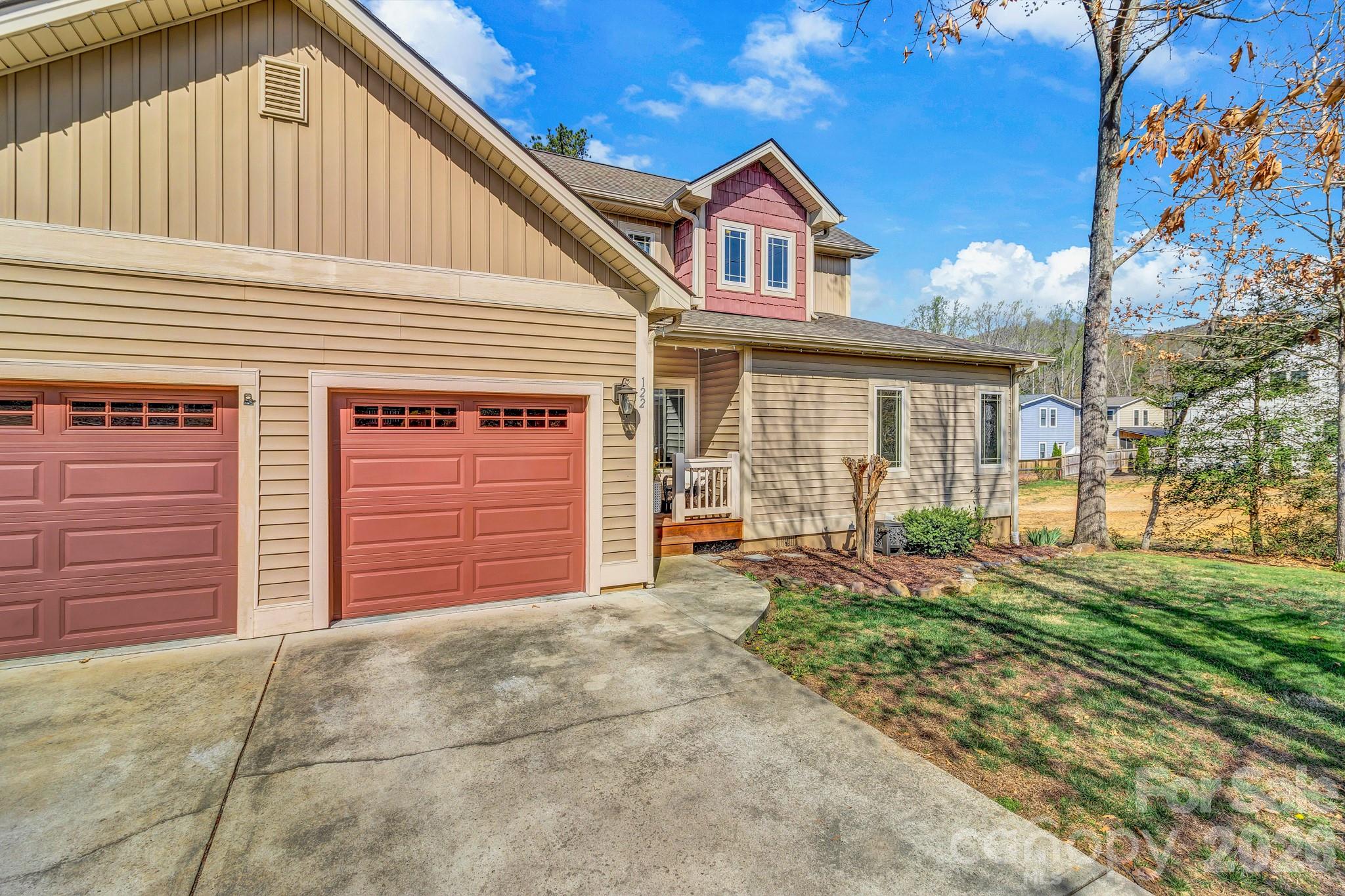 122 Craggy Street — Black Mountain