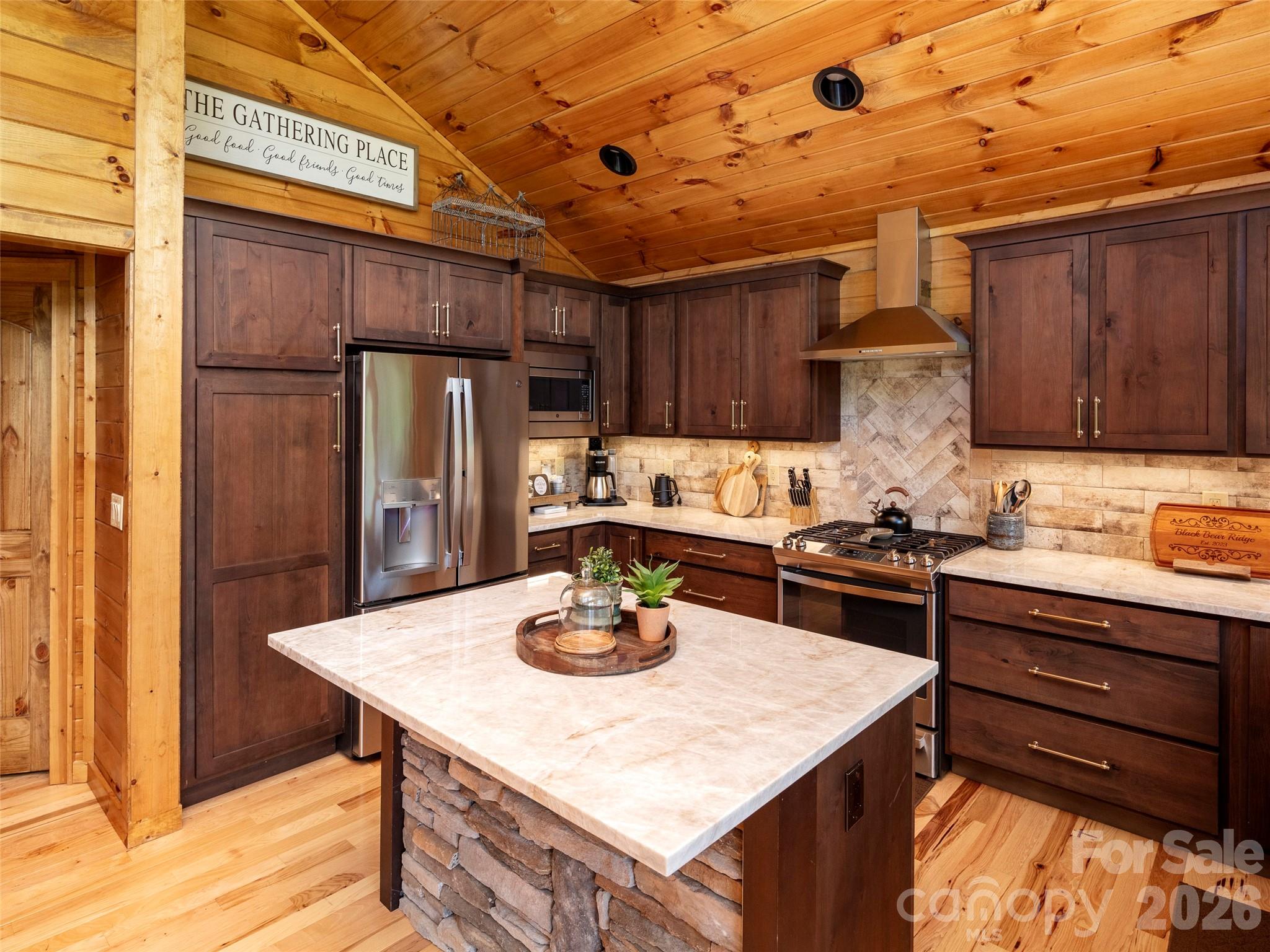 85 Iga Trail — Maggie Valley