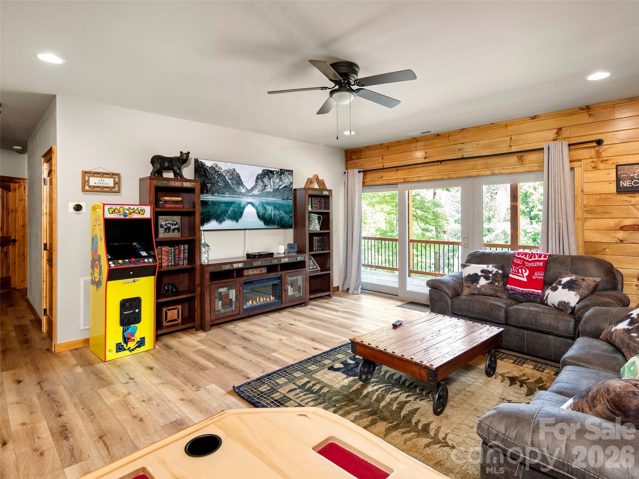 85 Iga Trail — Maggie Valley