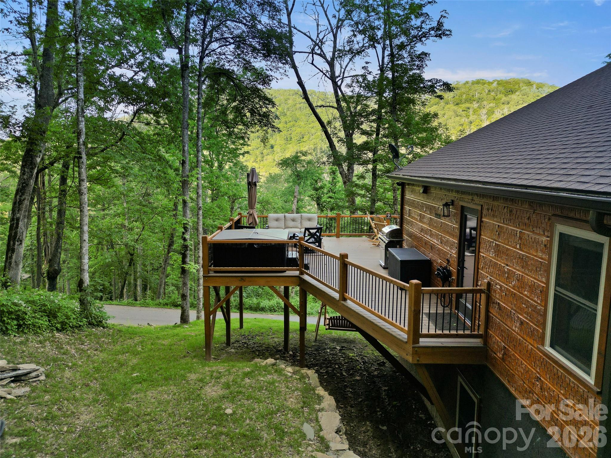85 Iga Trail — Maggie Valley