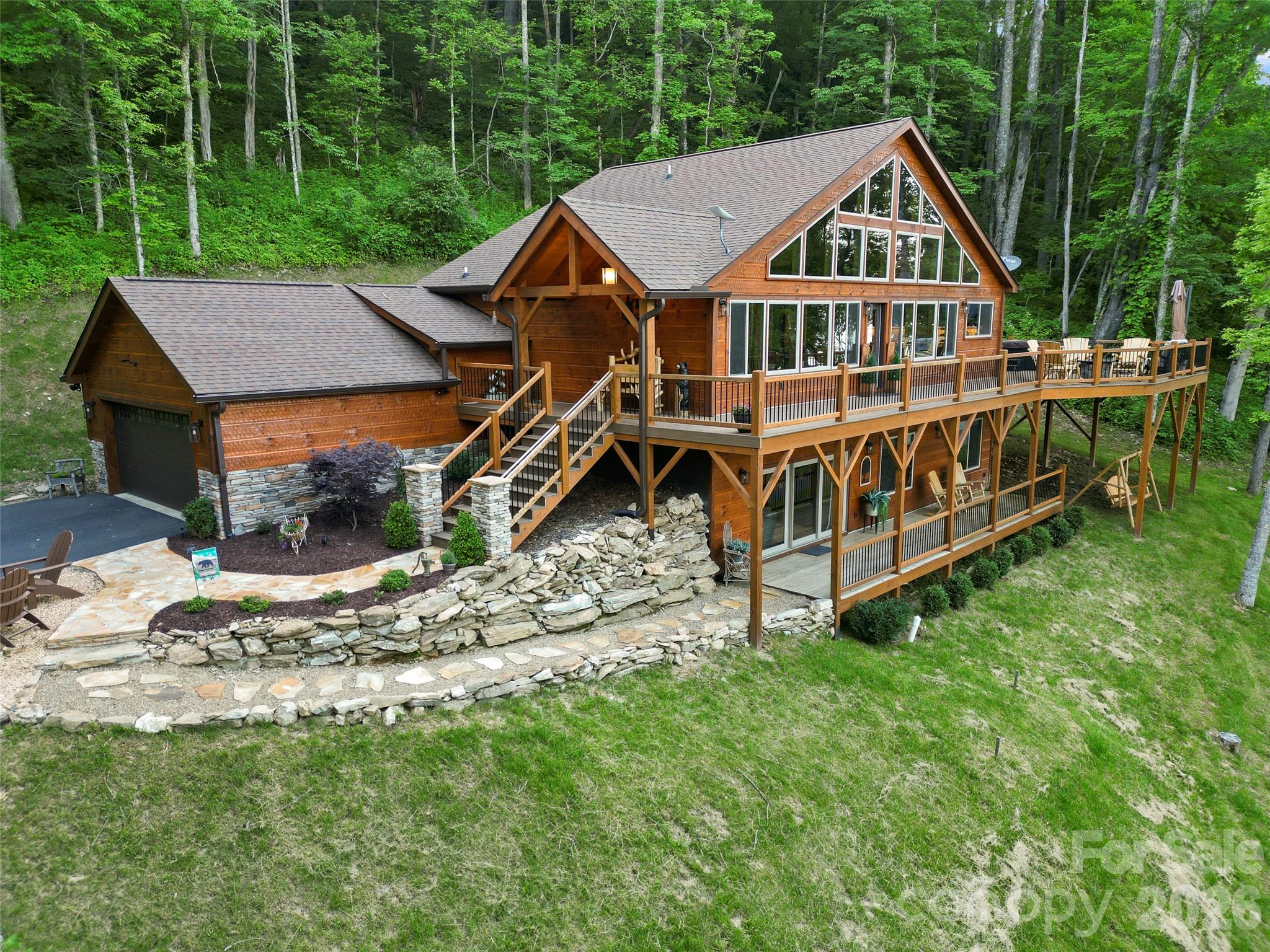 85 Iga Trail — Maggie Valley