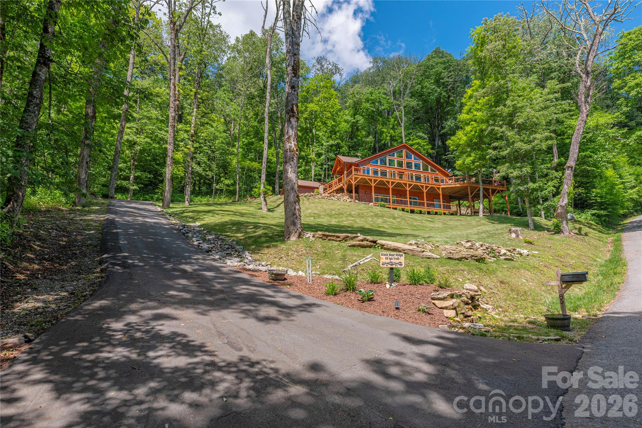 85 Iga Trail — Maggie Valley