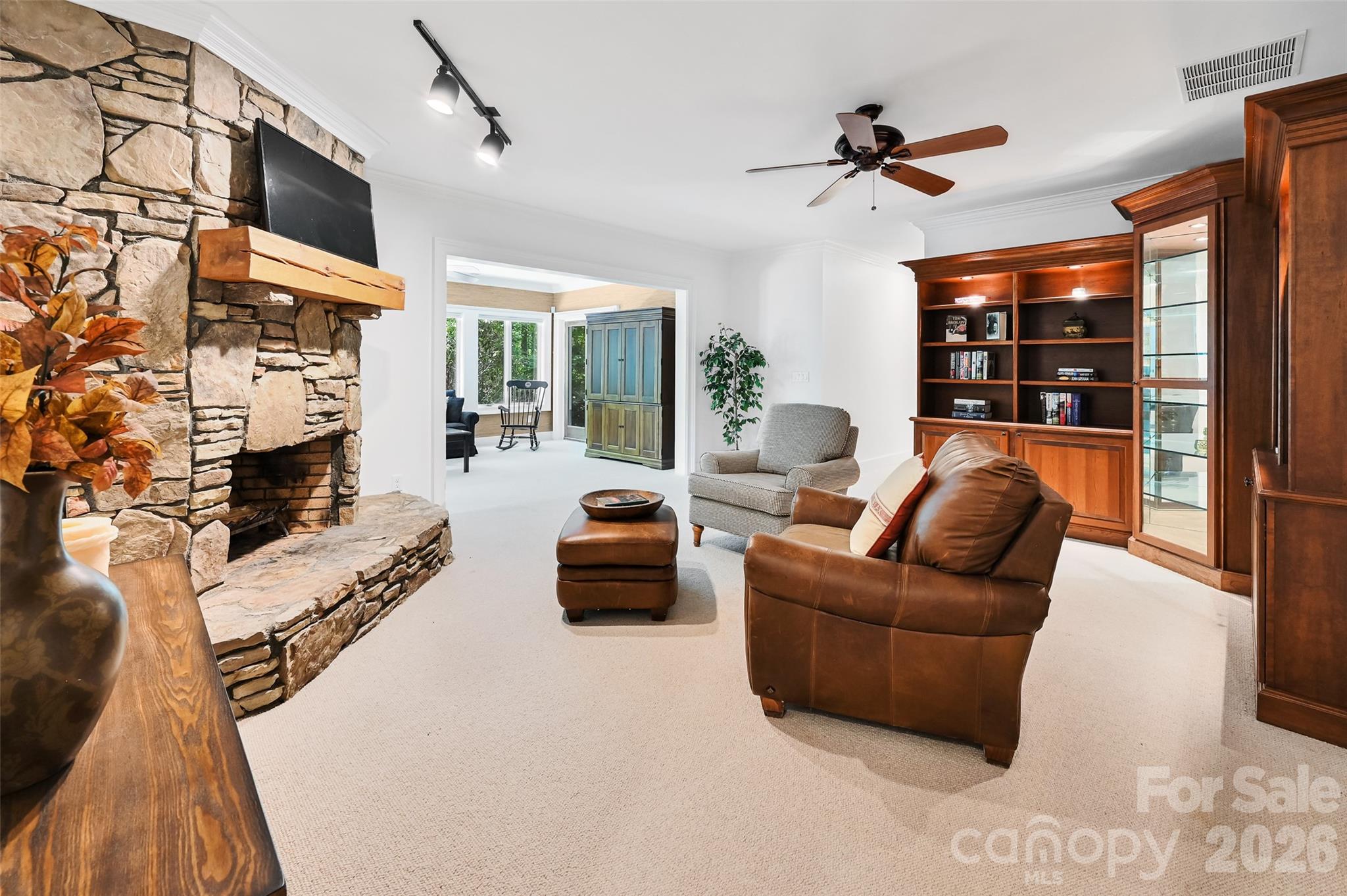 109 Chattooga Run — Hendersonville