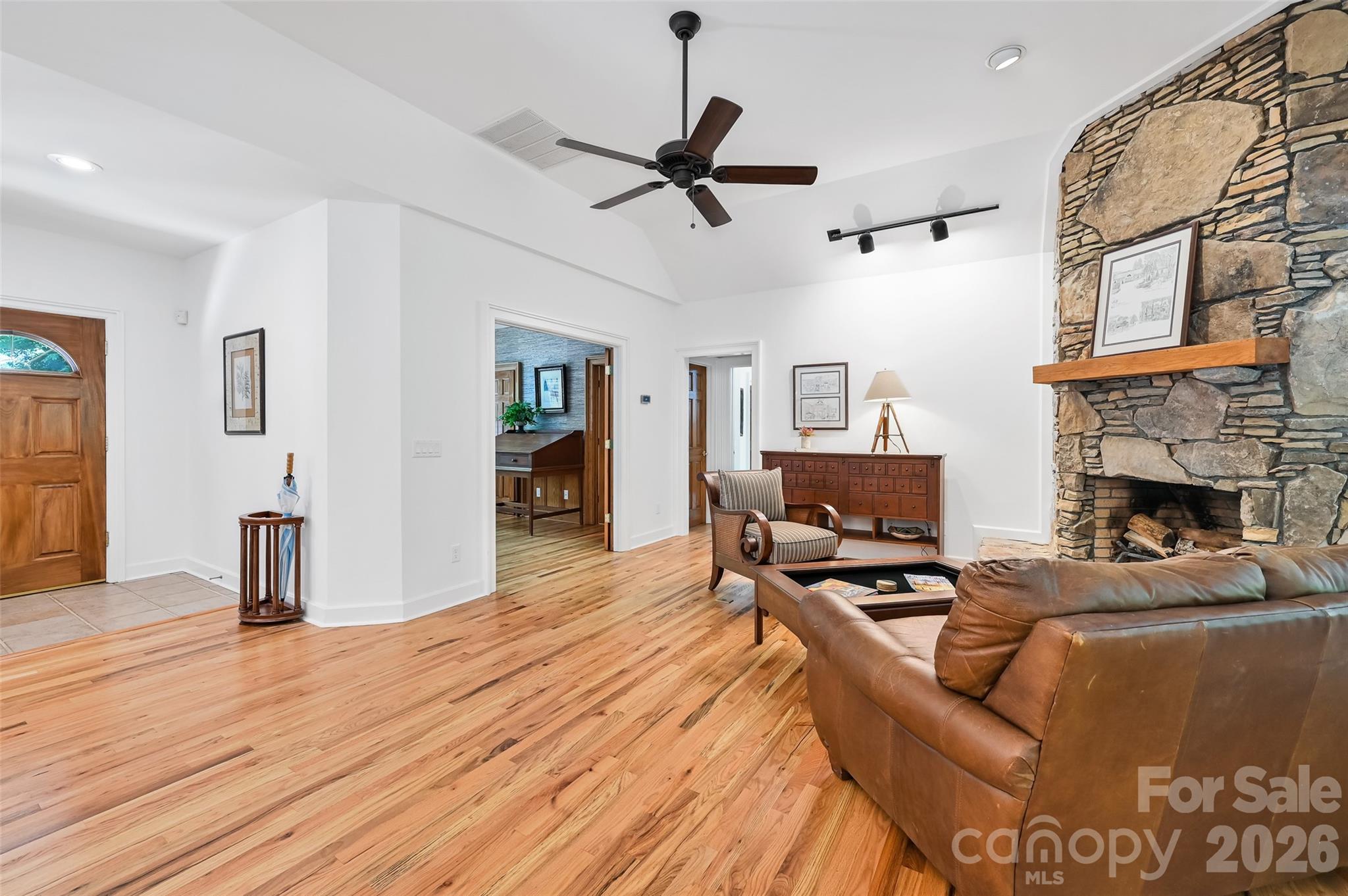 109 Chattooga Run — Hendersonville