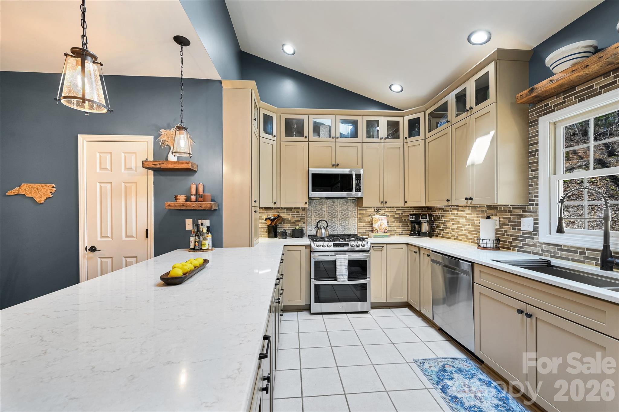 94 Squirrel Trail — Hendersonville