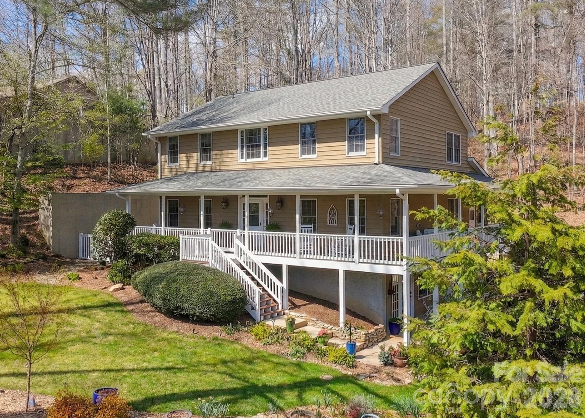 94 Squirrel Trail — Hendersonville