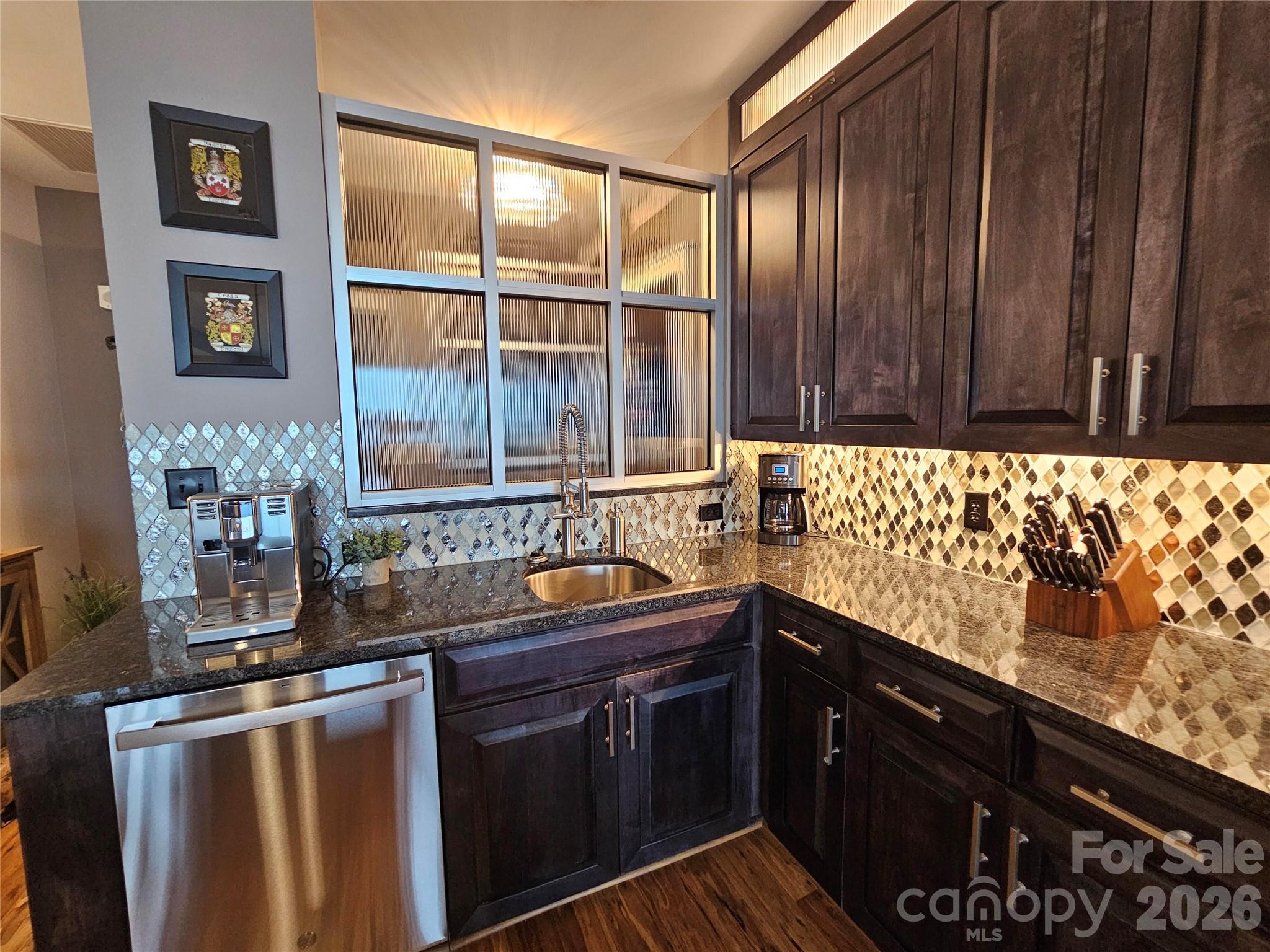 333 W Trade Street #1202 — Charlotte