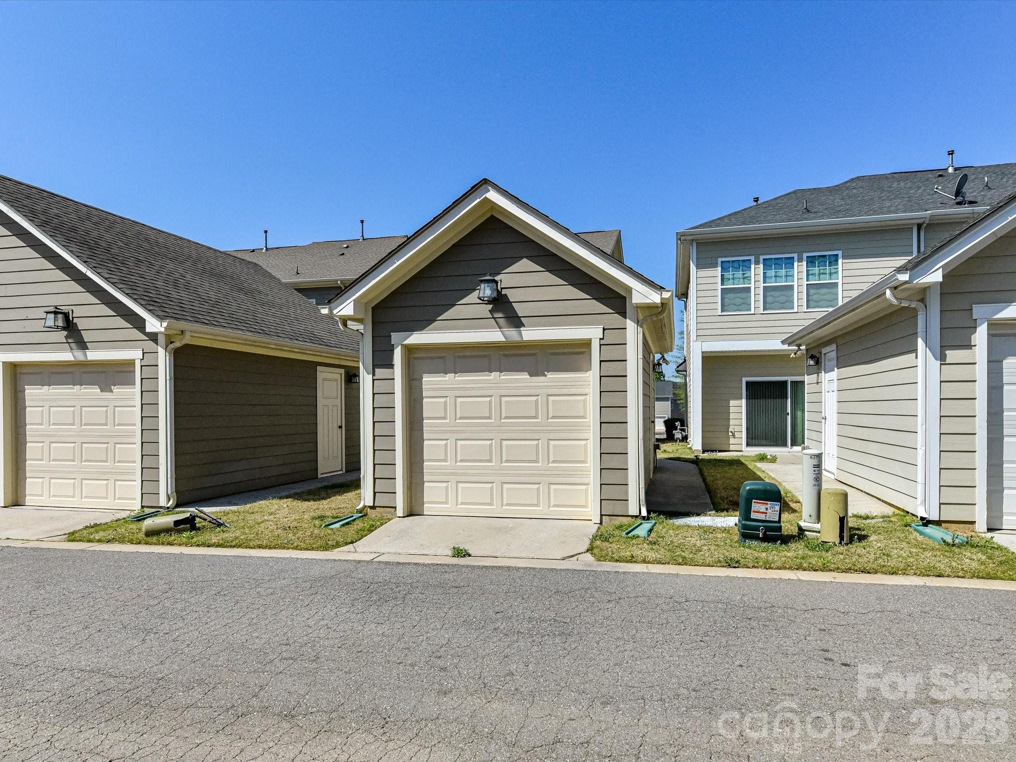 2718 Tranquil Oak Place — Charlotte